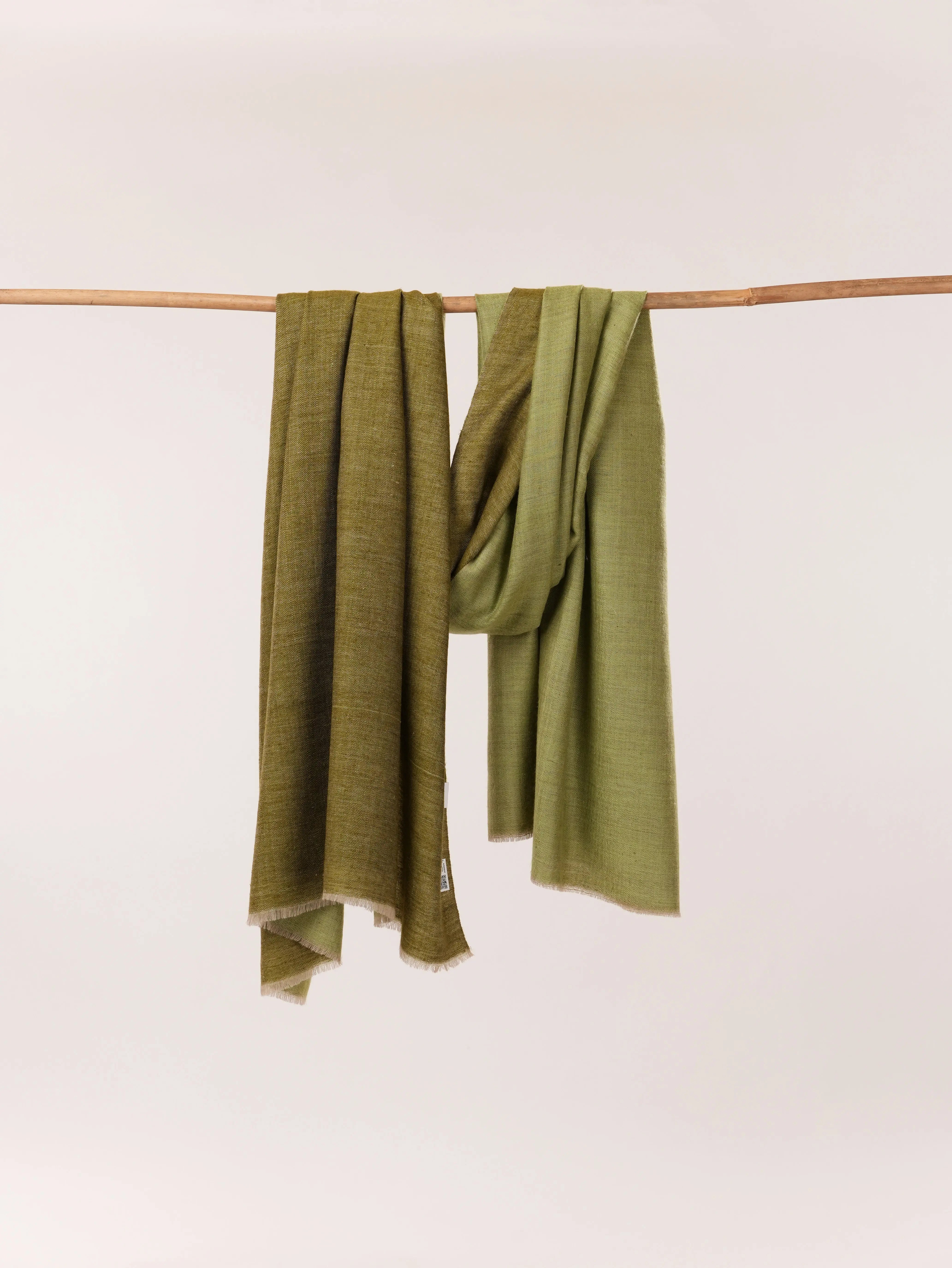 Handspun Green Oversized Pashmina Shawl Handwoven with Dual Shade Shahkaar.com