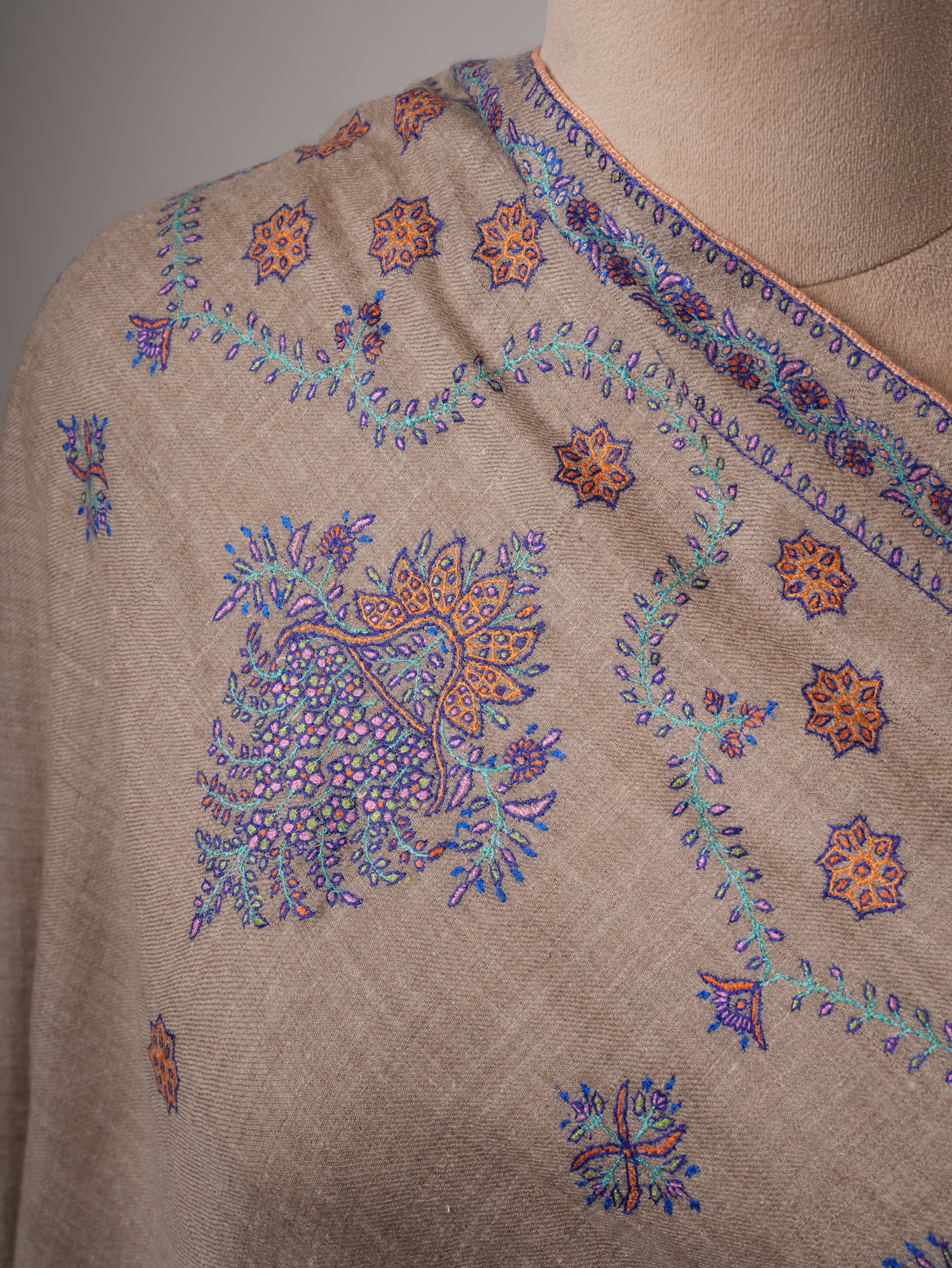 Natural Grey Handloomed Pashmina Shawl with Buteh Embroidery Shahkaar