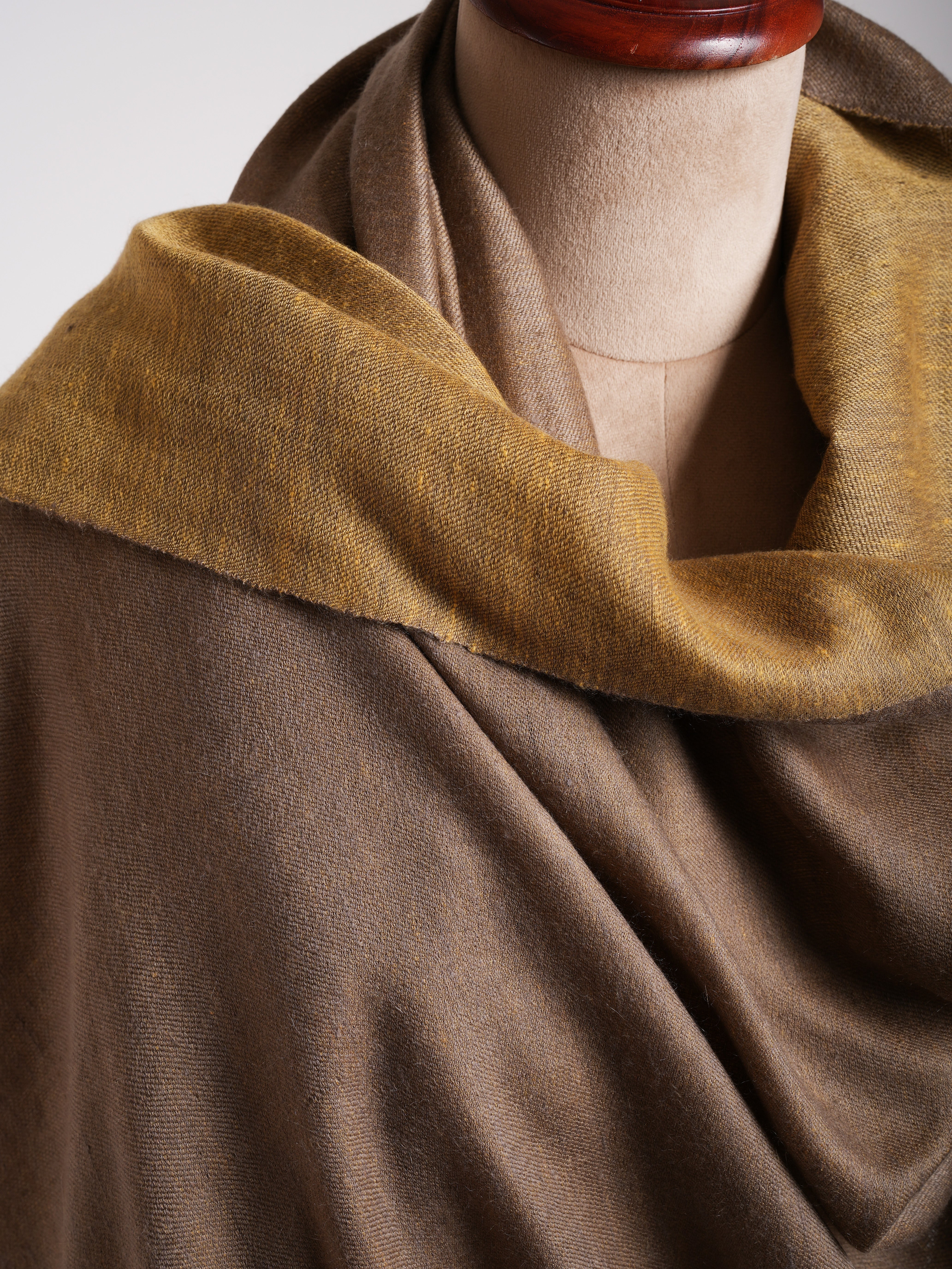 Doppia ombreggiata a mano Pure Pashmina Shawl