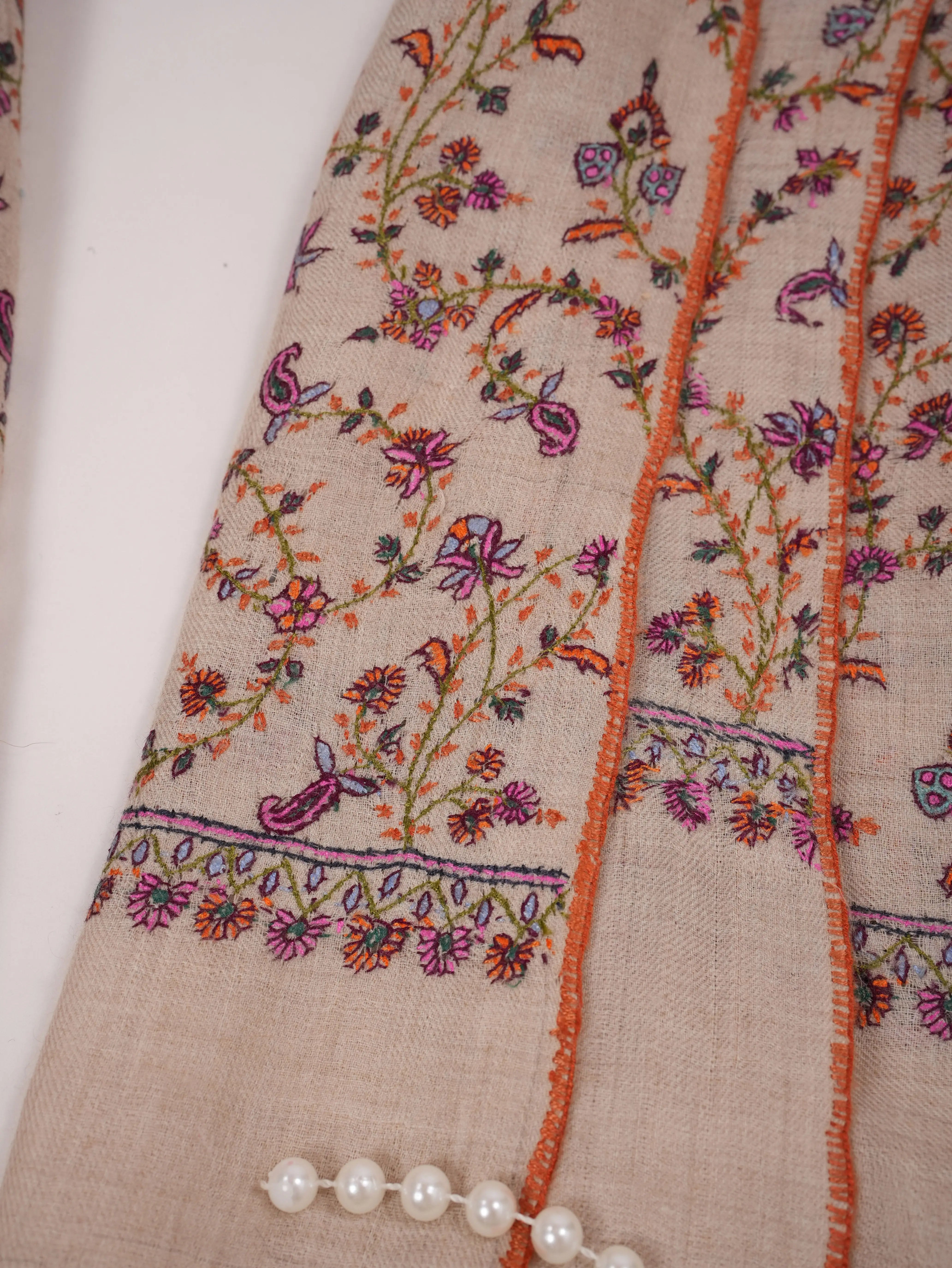 Natural White Pure Pashmina Shawl with Sozni Palldar Embroidery Shahkaar.com