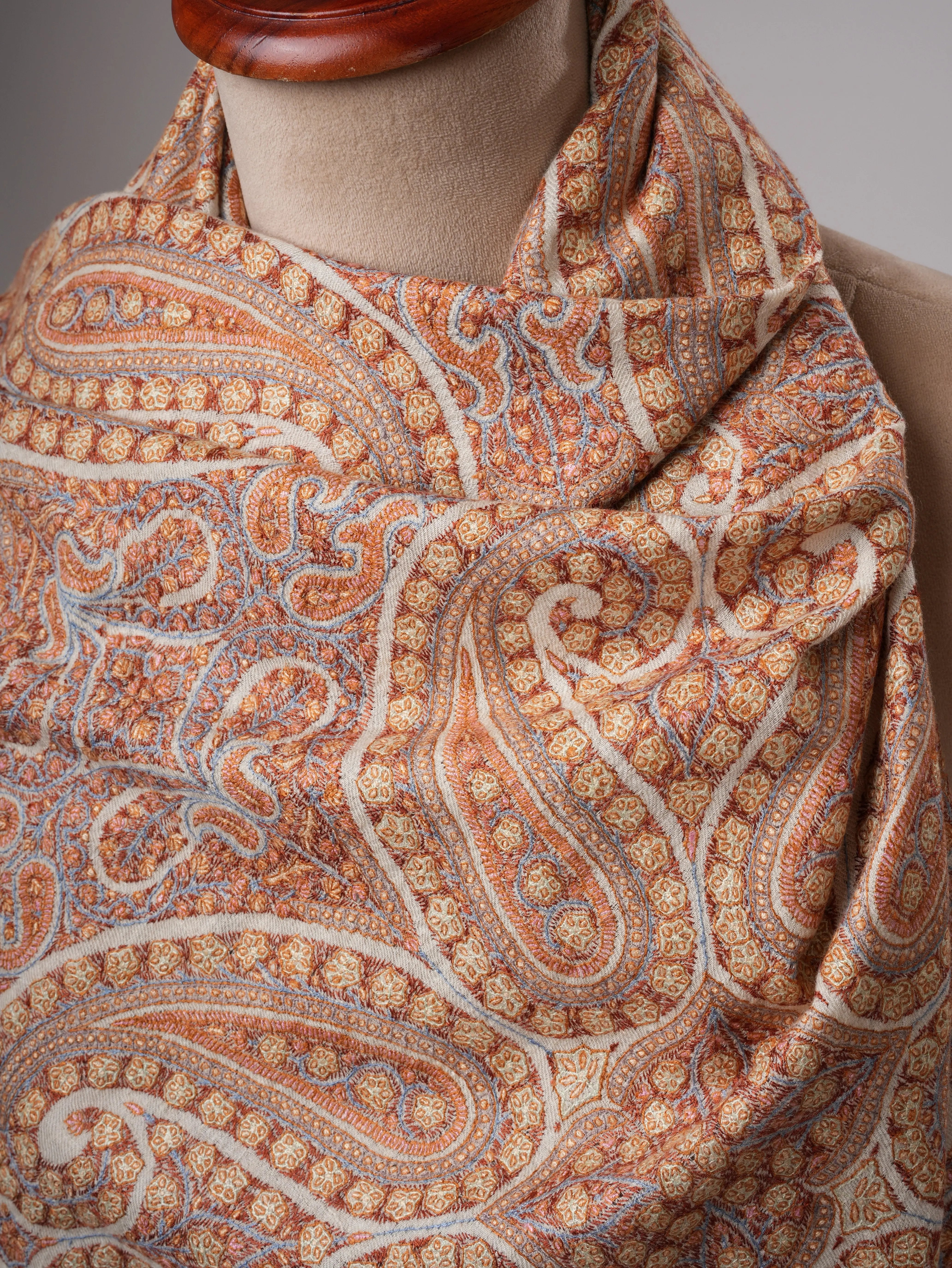 Kashmiri Ivory Pashmina Shawl with Detailed Sozni 8 Paisley Motif Shahkaar