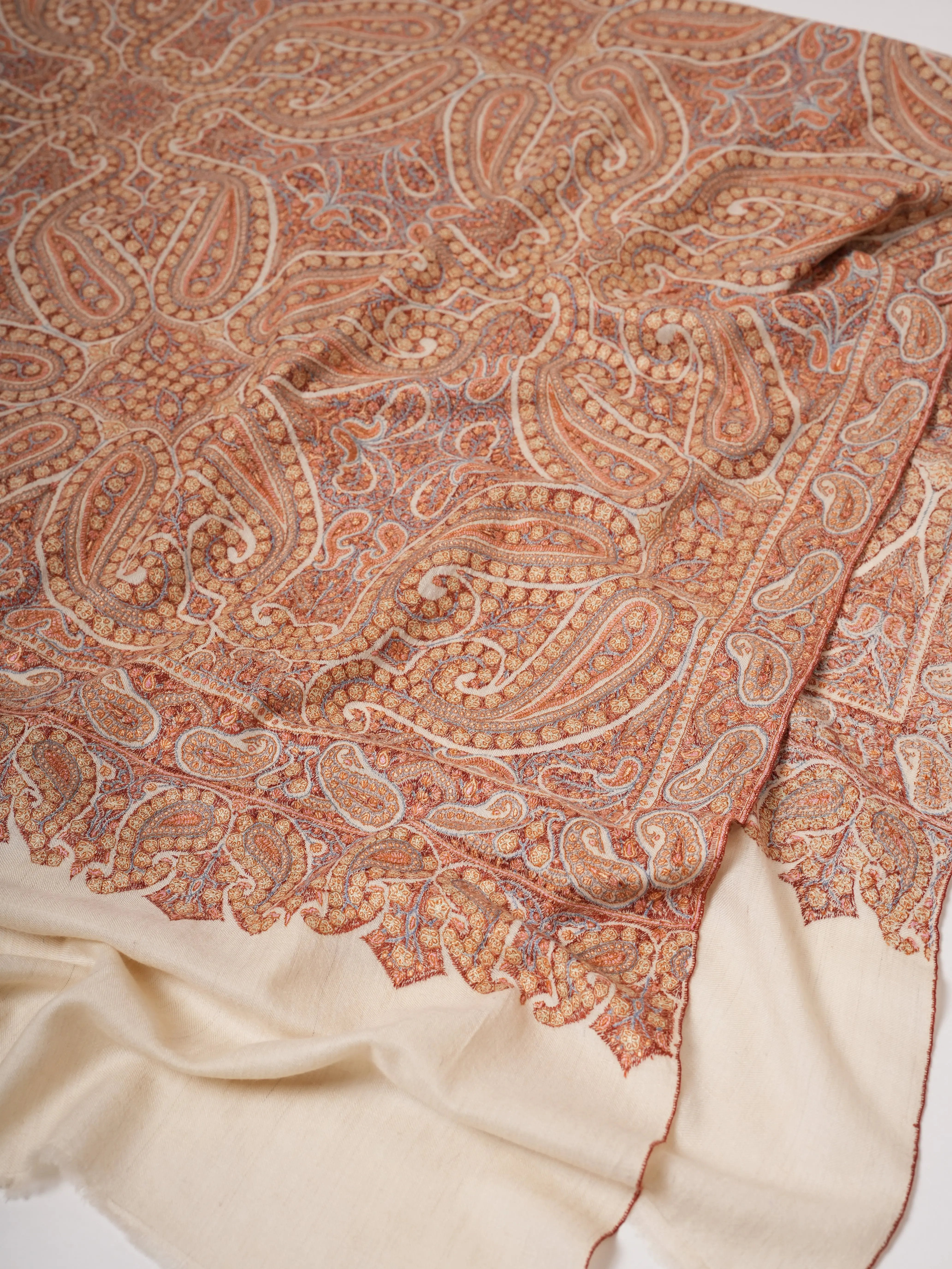 Kashmiri Ivory Pashmina Shawl with Detailed Sozni 8 Paisley Motif Shahkaar