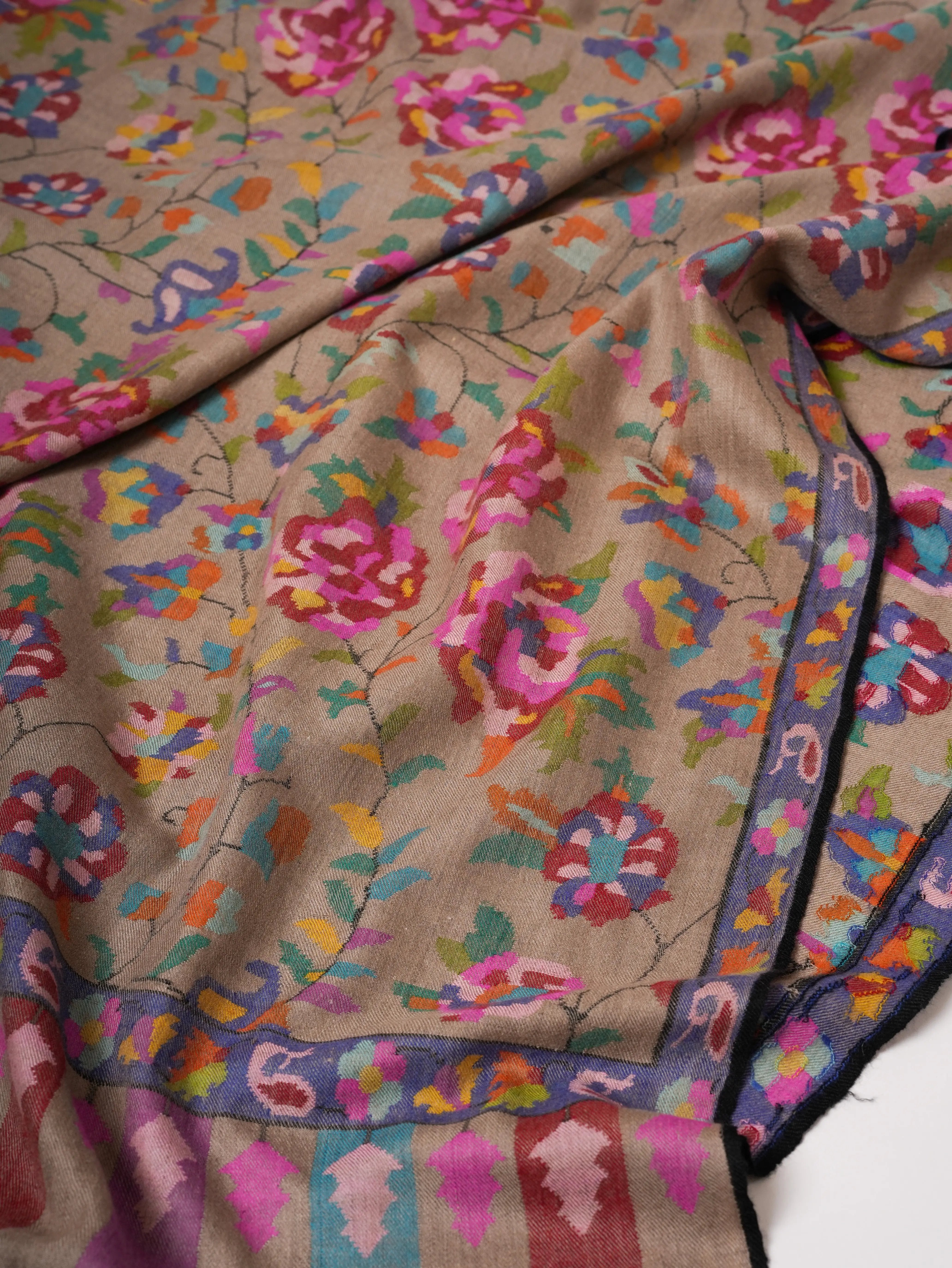 Handwoven Natural Grey Kani Pashmina Shawl with Floral Motifs Shahkaar