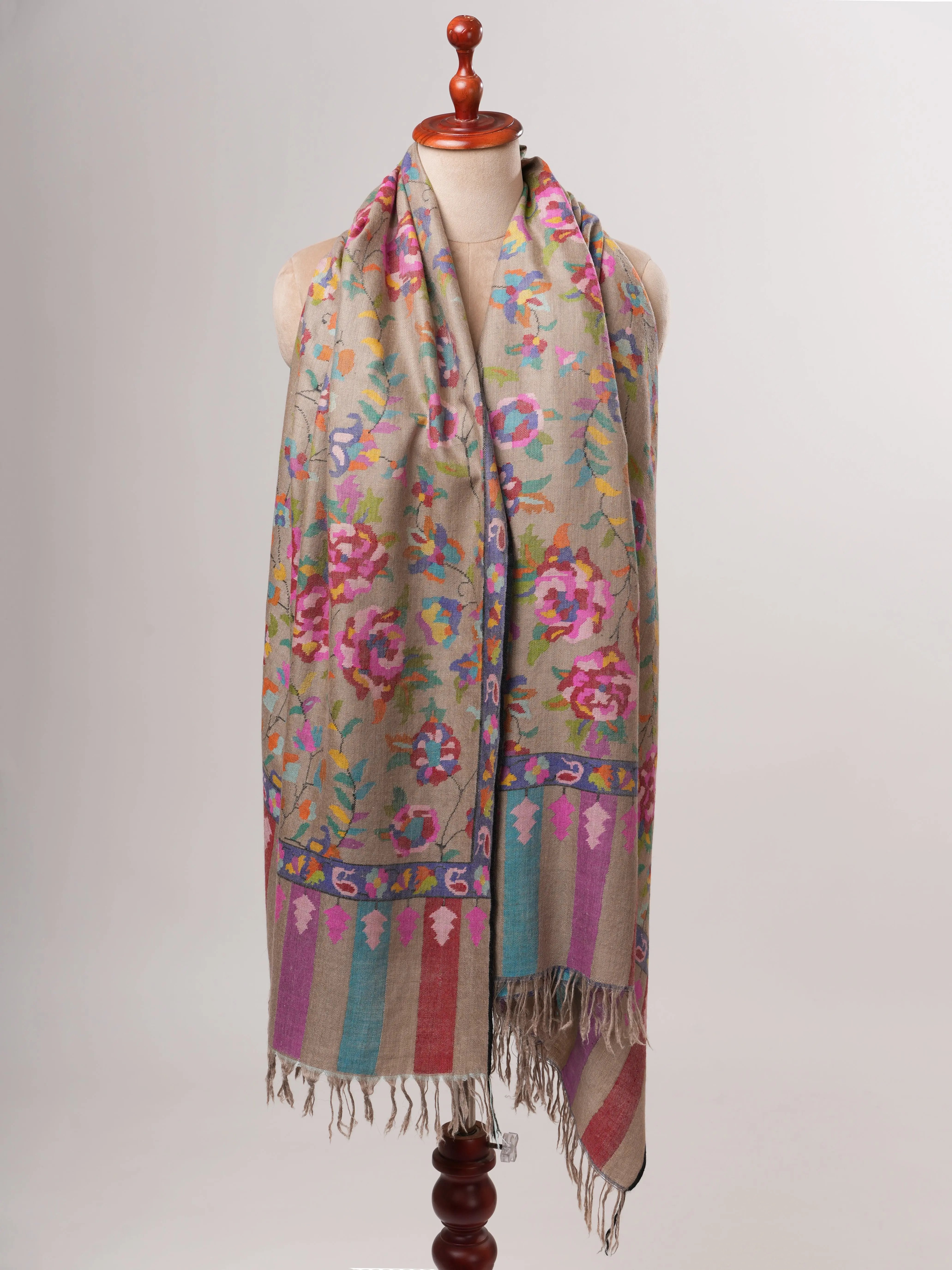 Handwoven Natural Grey Kani Pashmina Shawl with Floral Motifs Shahkaar