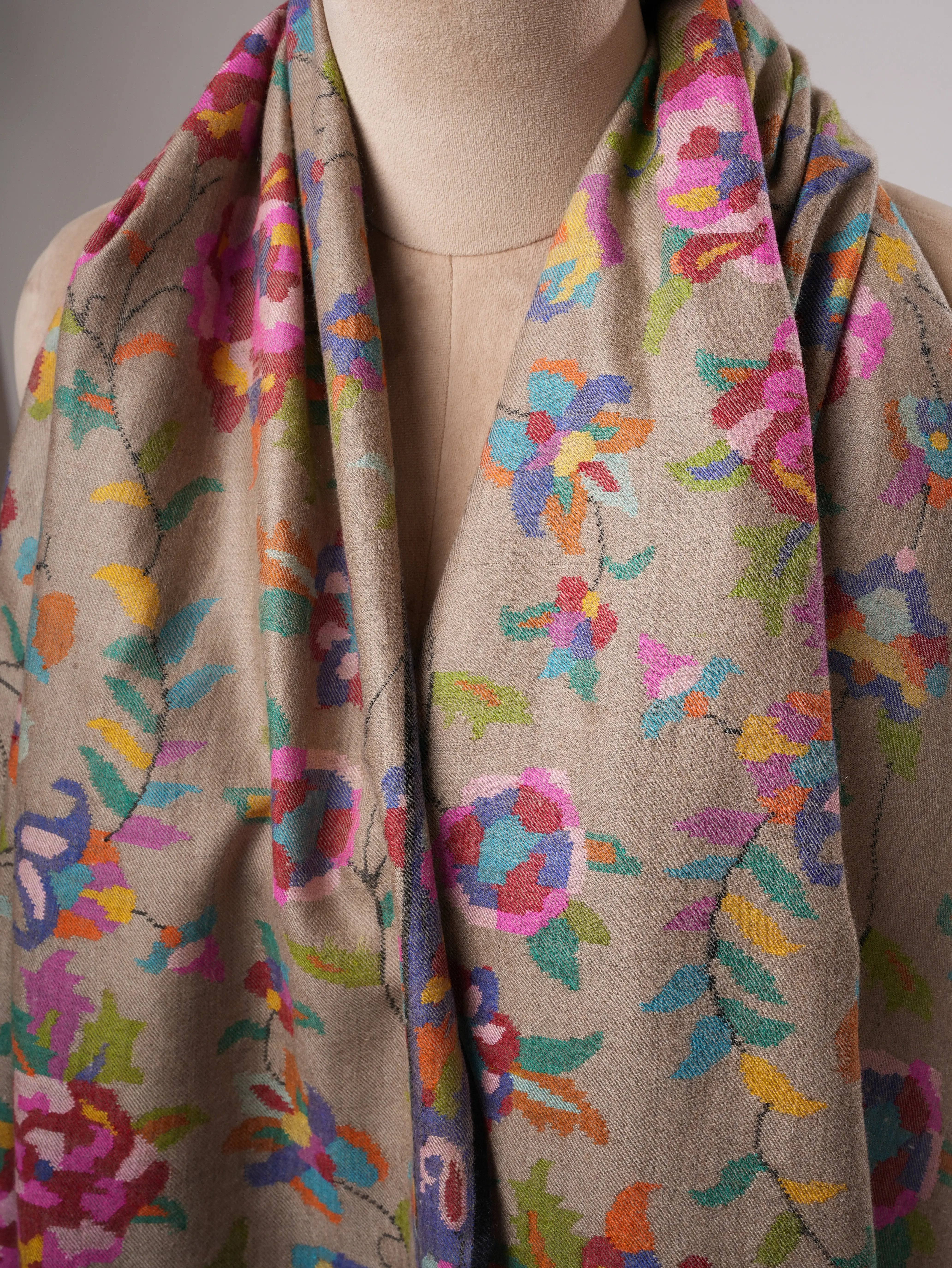 Handwoven Natural Grey Kani Pashmina Shawl with Floral Motifs Shahkaar