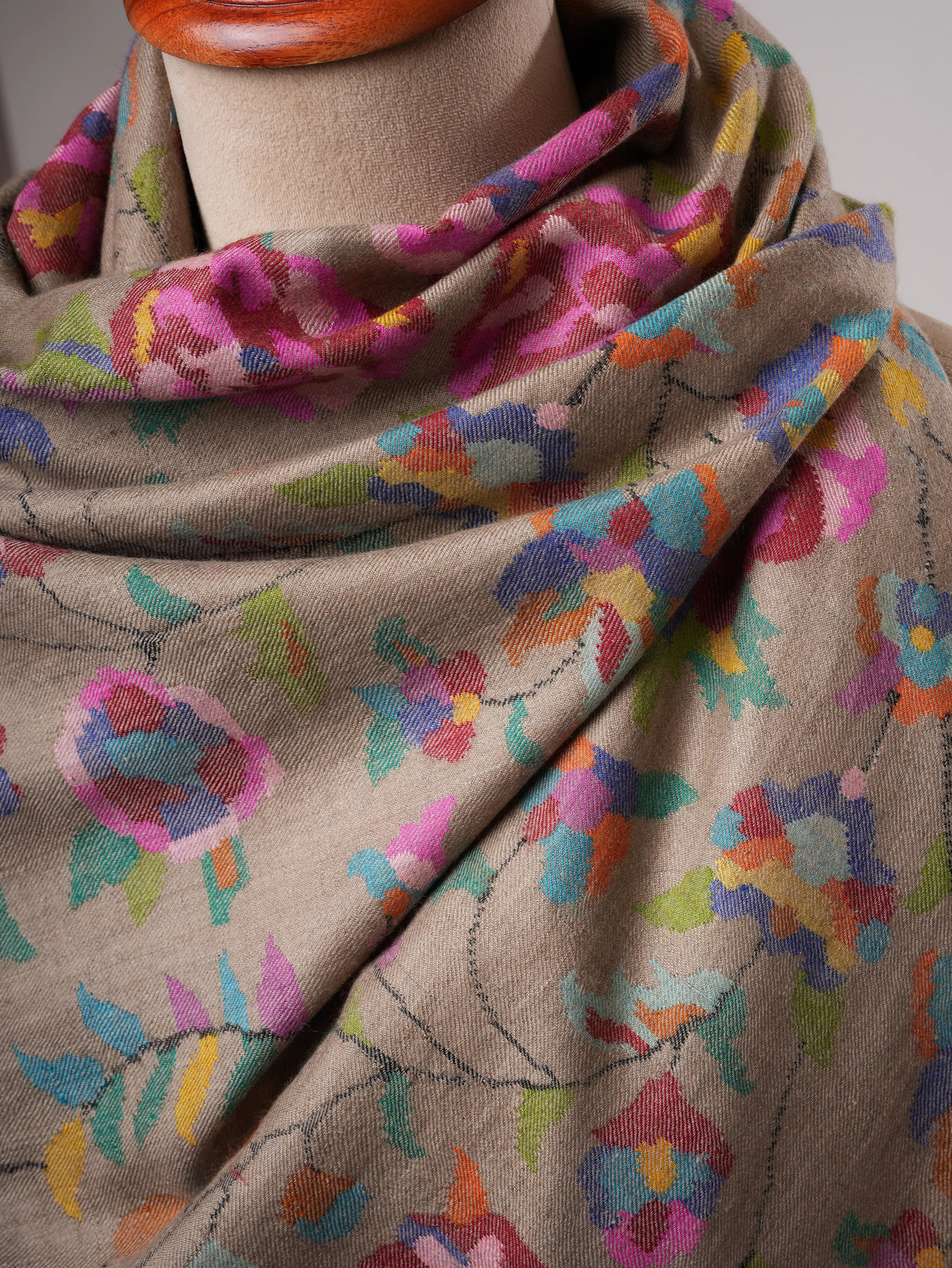 Handwoven Natural Grey Kani Pashmina Shawl with Floral Motifs Shahkaar