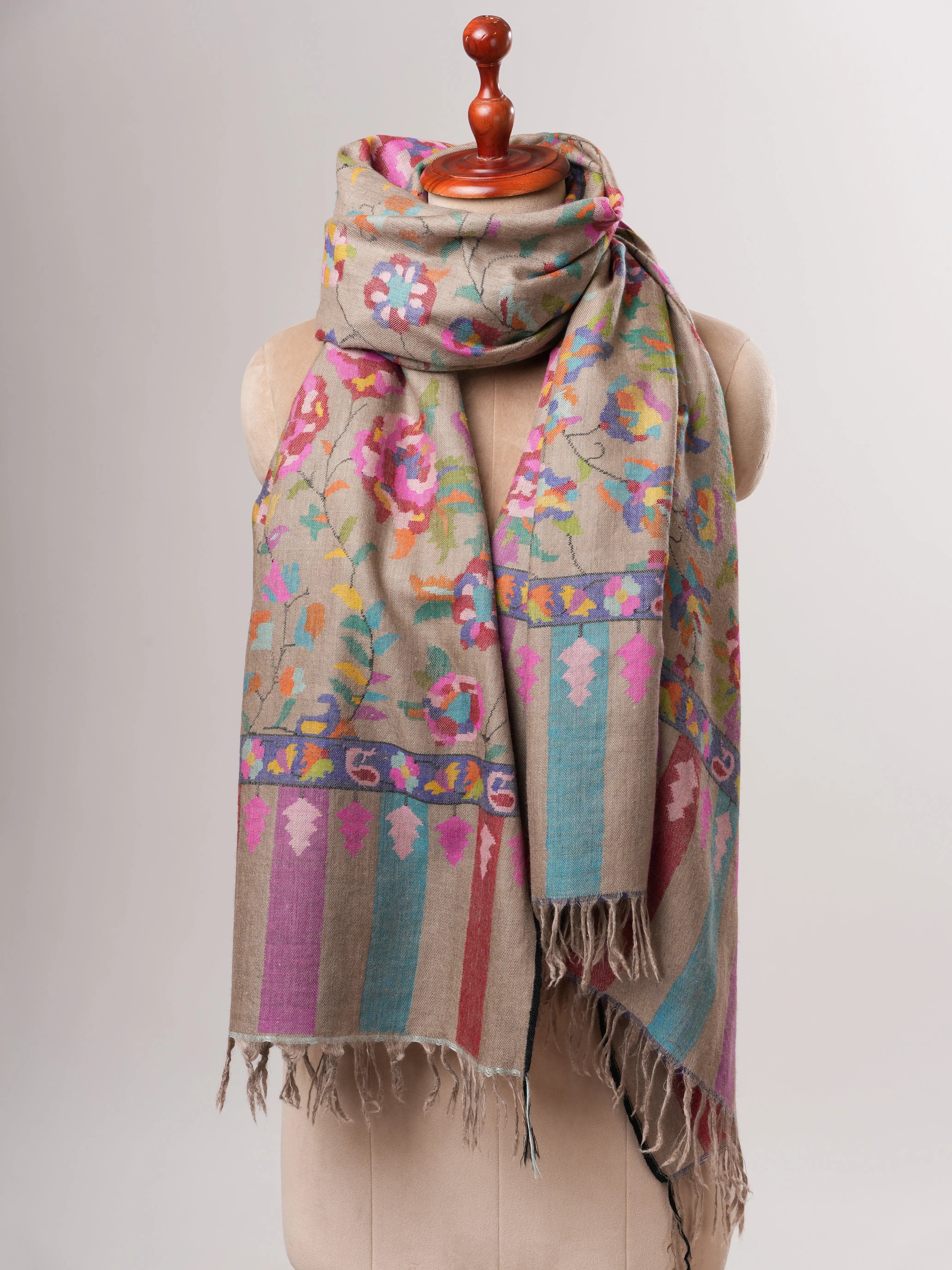 Handwoven Natural Grey Kani Pashmina Shawl with Floral Motifs Shahkaar