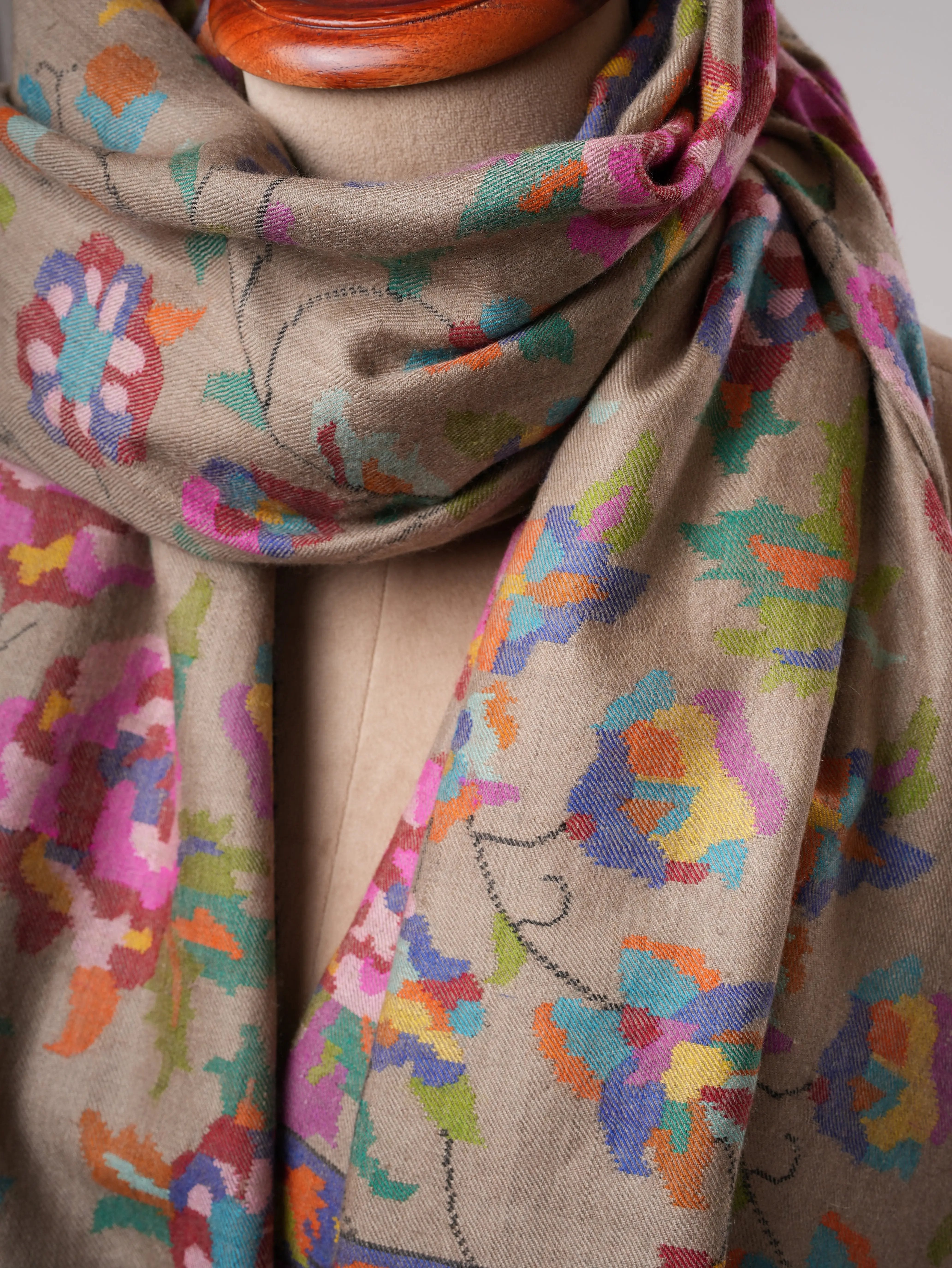 Handwoven Natural Grey Kani Pashmina Shawl with Floral Motifs Shahkaar