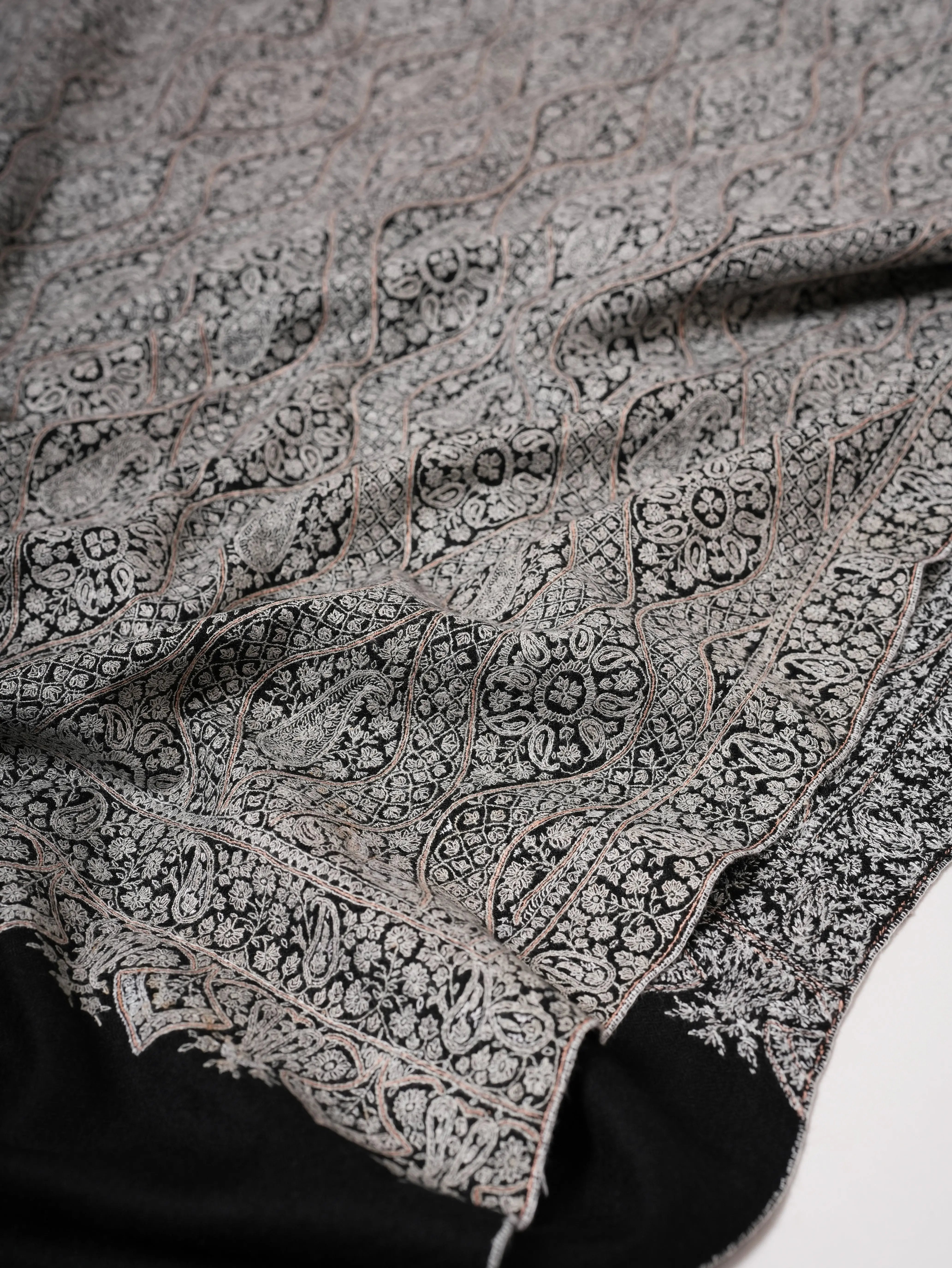 Black Sozni Embroidered Kashmiri Pashmina Jamavar Shawl Shahkaar
