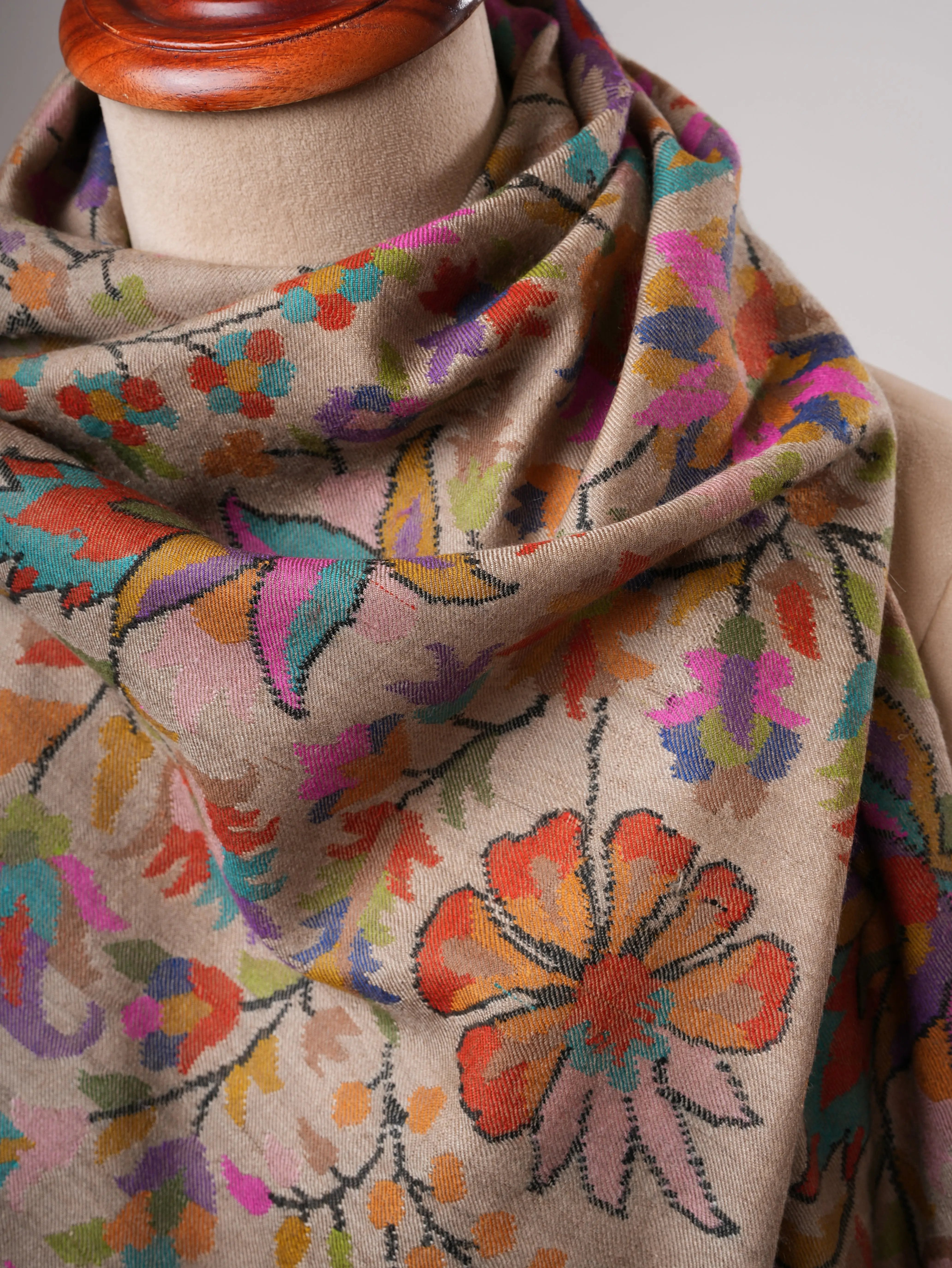 Toosh Color Floral Kani Kashmiri Handwoven Pashmina Shawl Shahkaar