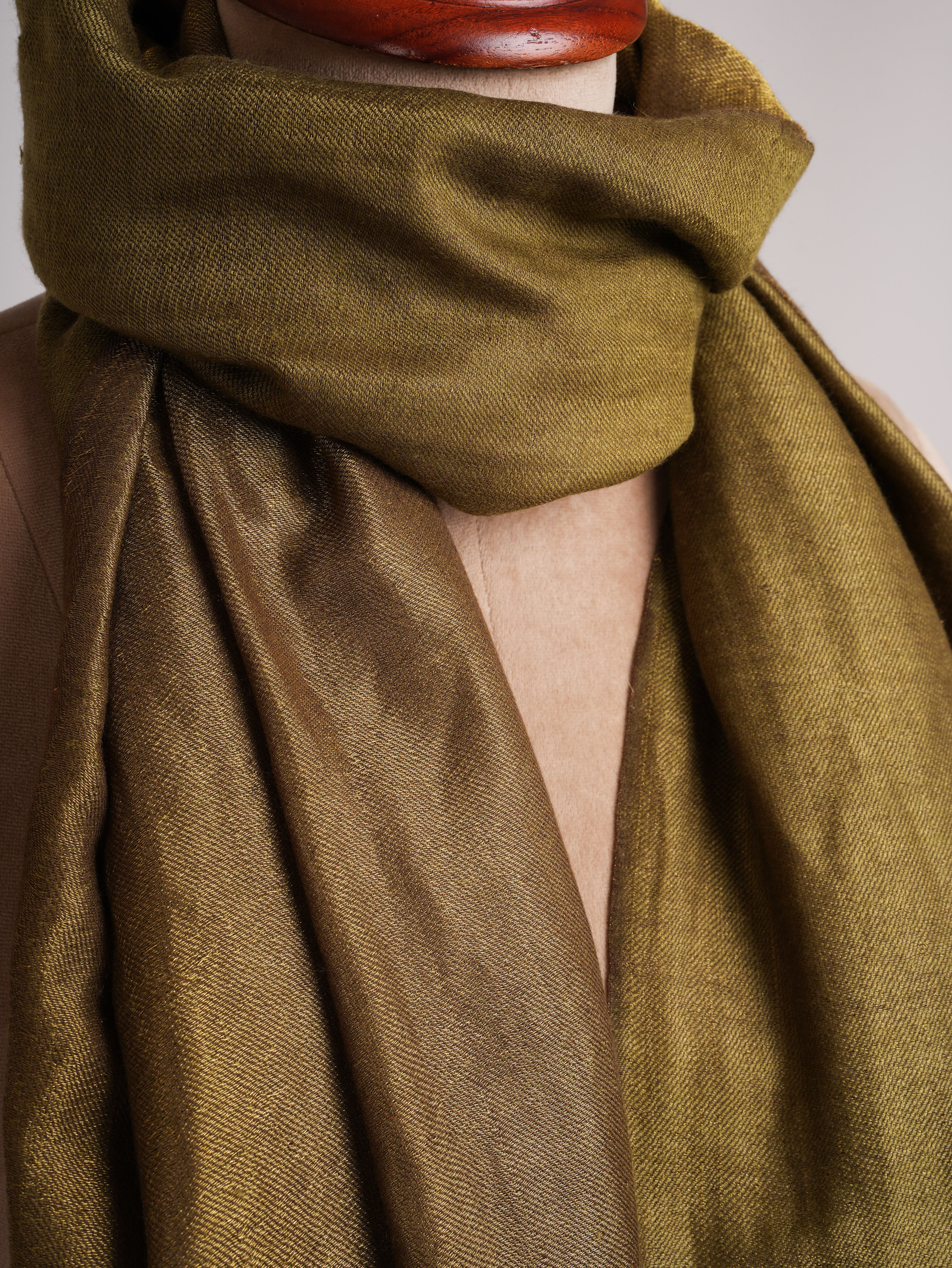 Zari Dorukha Handwoven Cashmere Stole