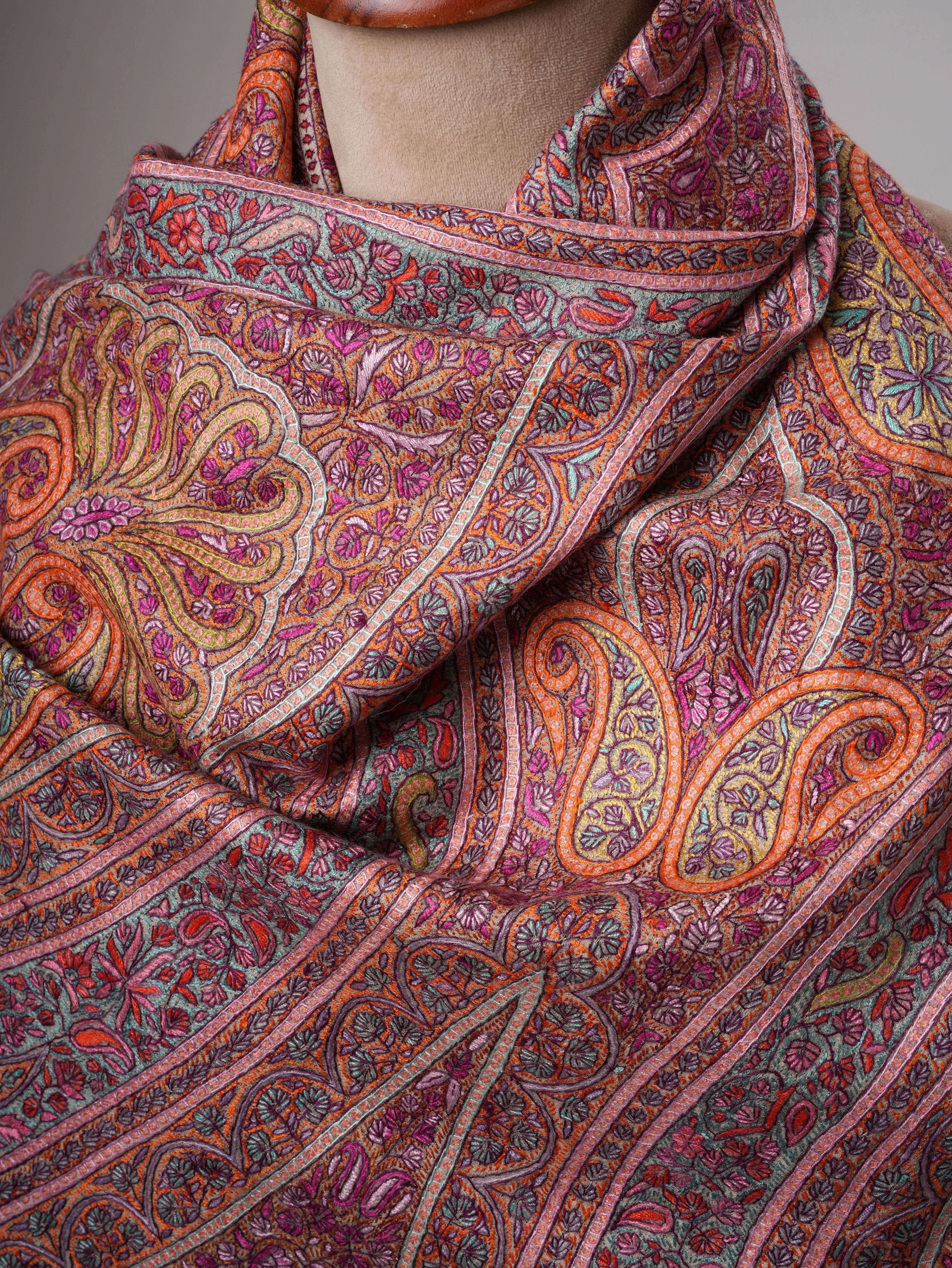 Offwhite Pashmina Shawl with All Over Jamavar Embroidery Shahkaar