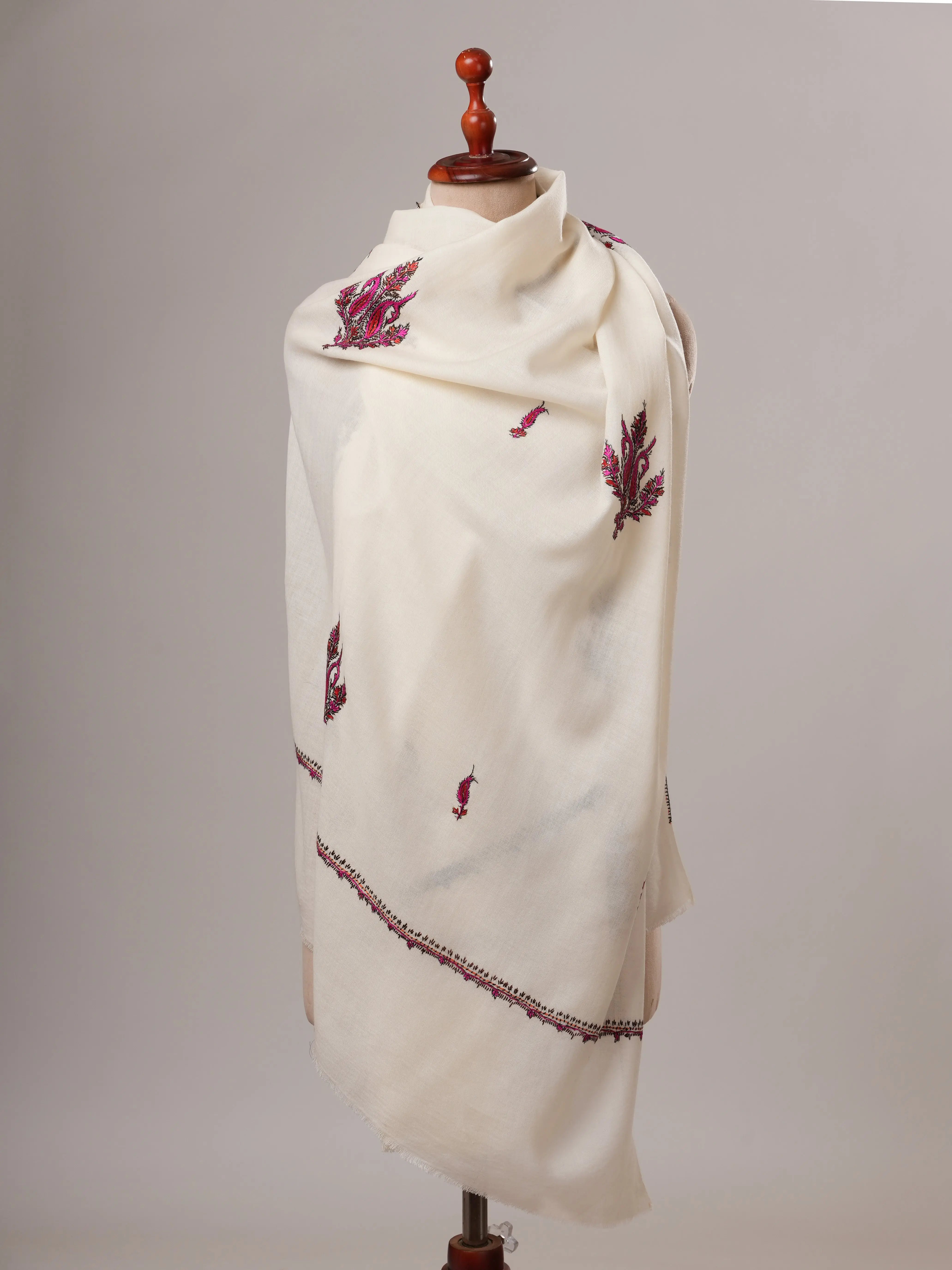 White Aksi Hand Embroidered Fine Wool Shawl Shahkaar