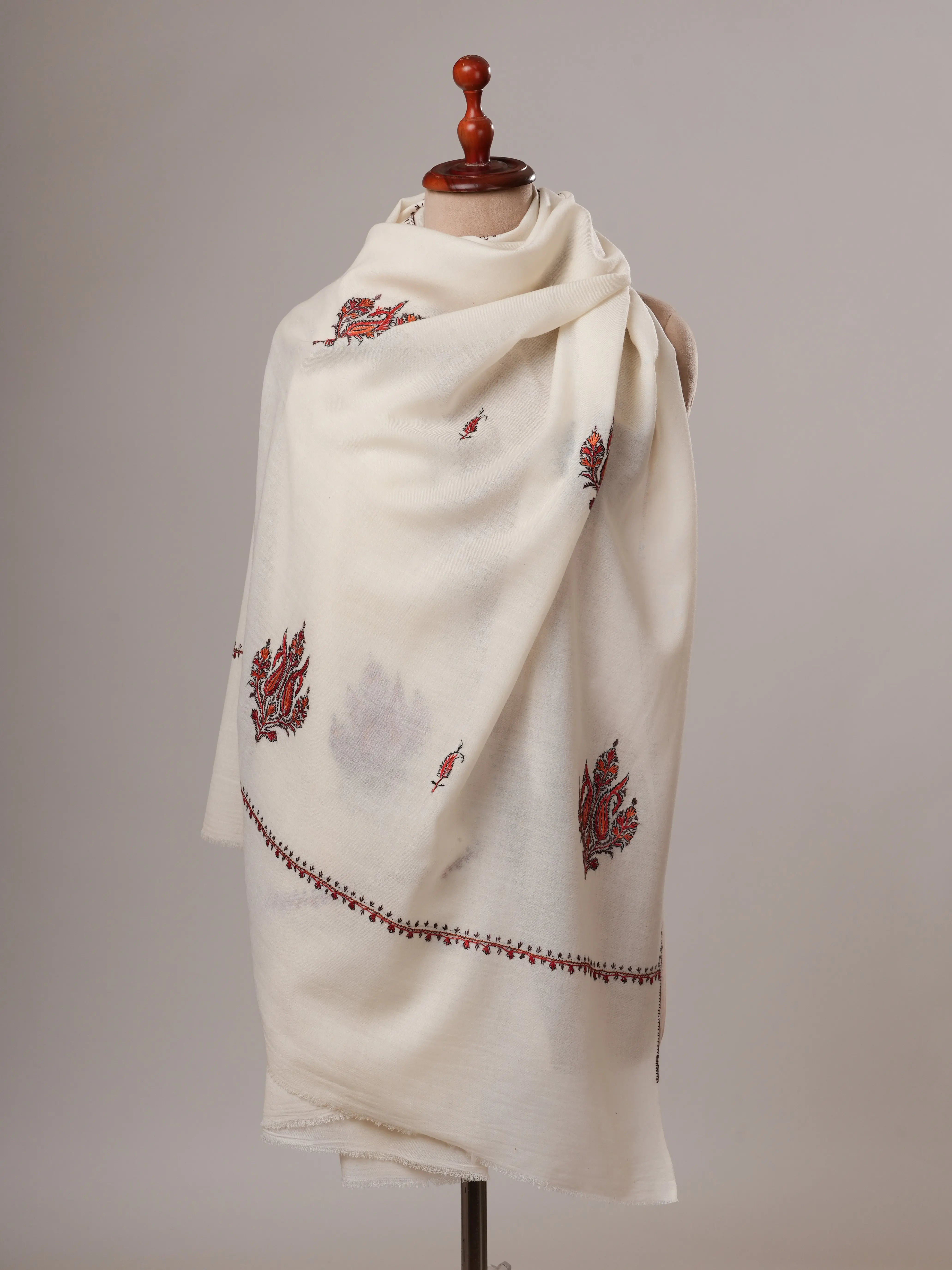 Aksi Hand Embroidered Fine Wool White Shawl Shahkaar