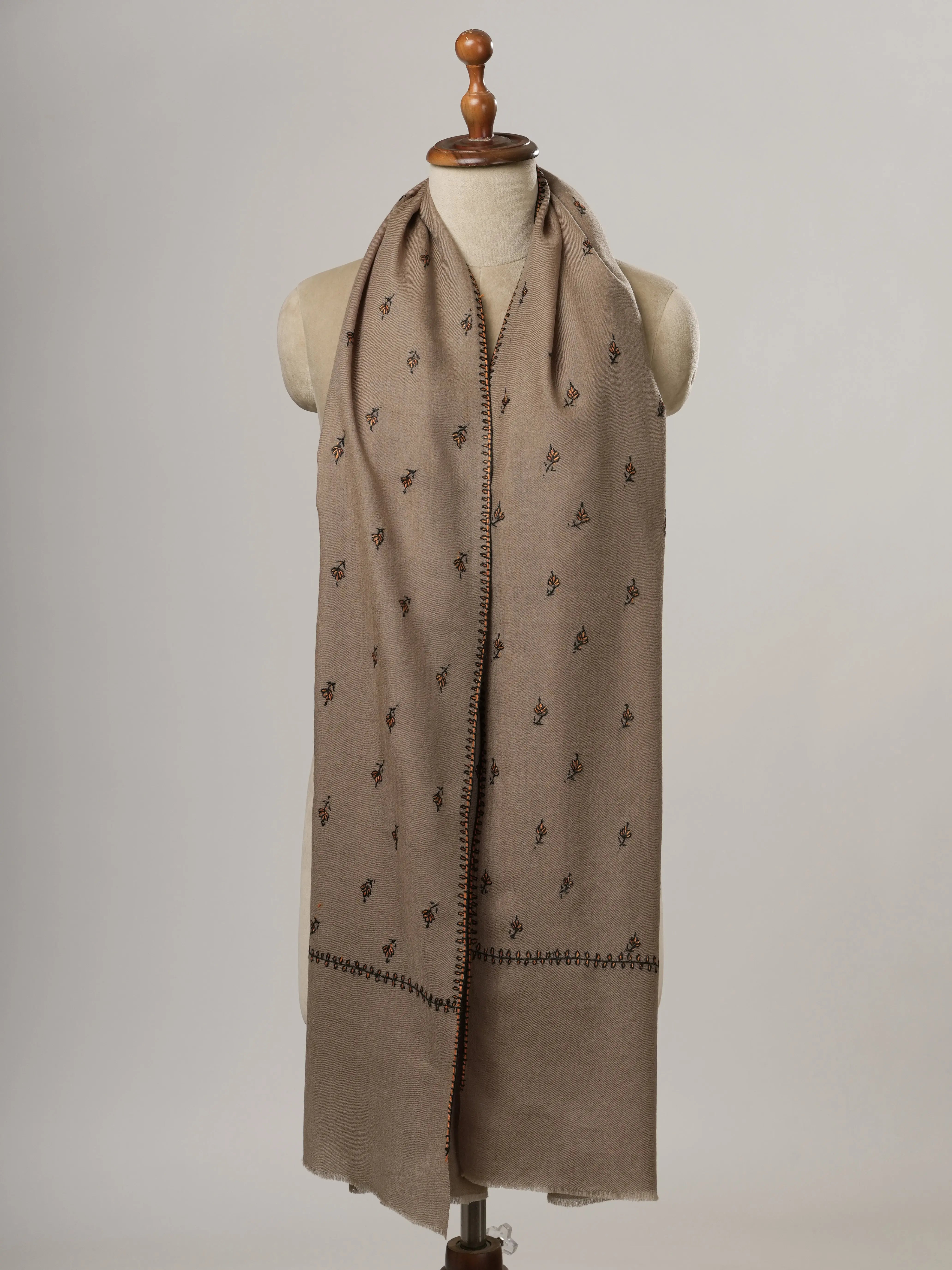 Machie Buteh Hand Embroidered Fine Wool Shawl Shahkaar