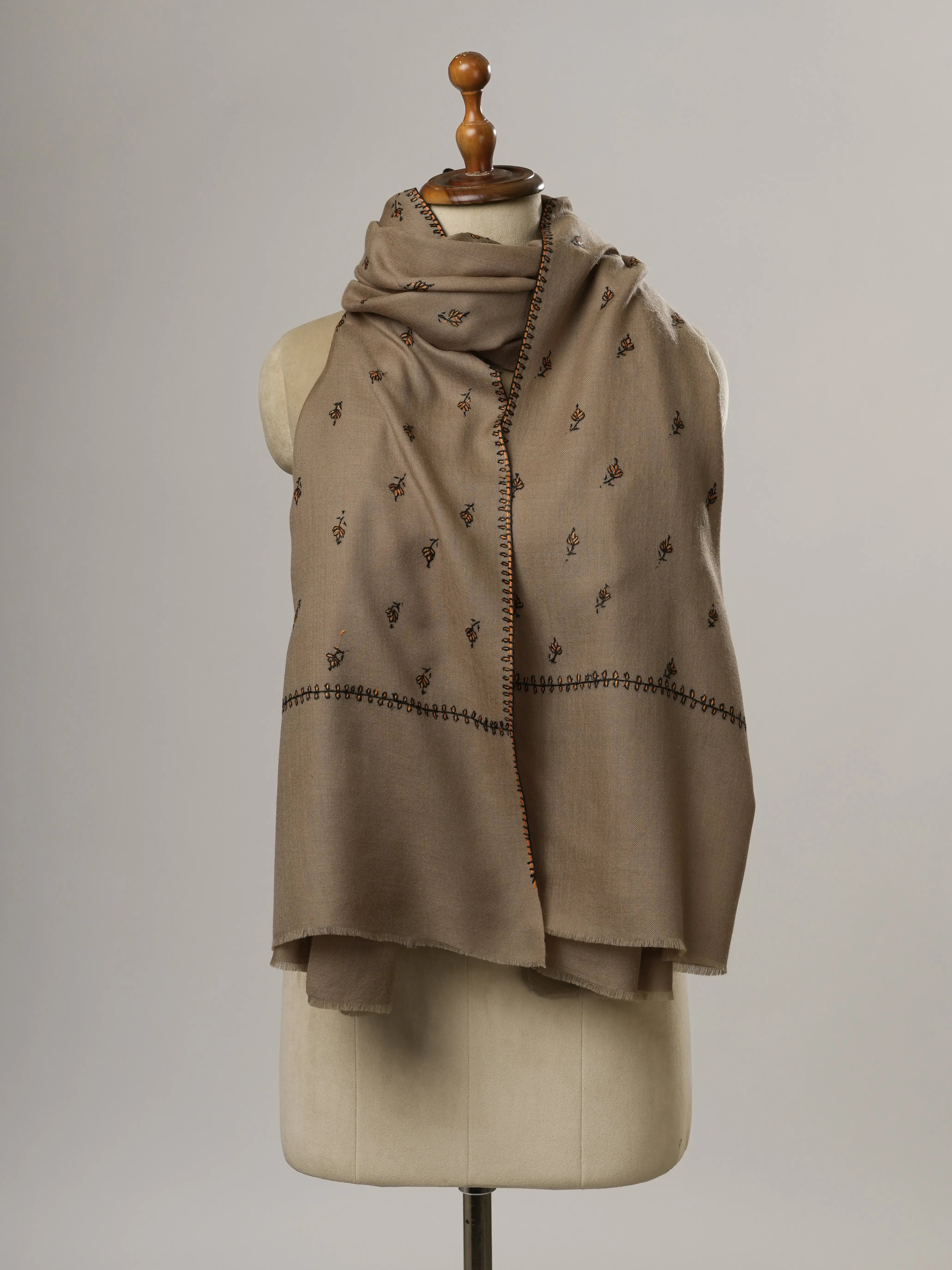 Machie Buteh Hand Embroidered Fine Wool Shawl Shahkaar