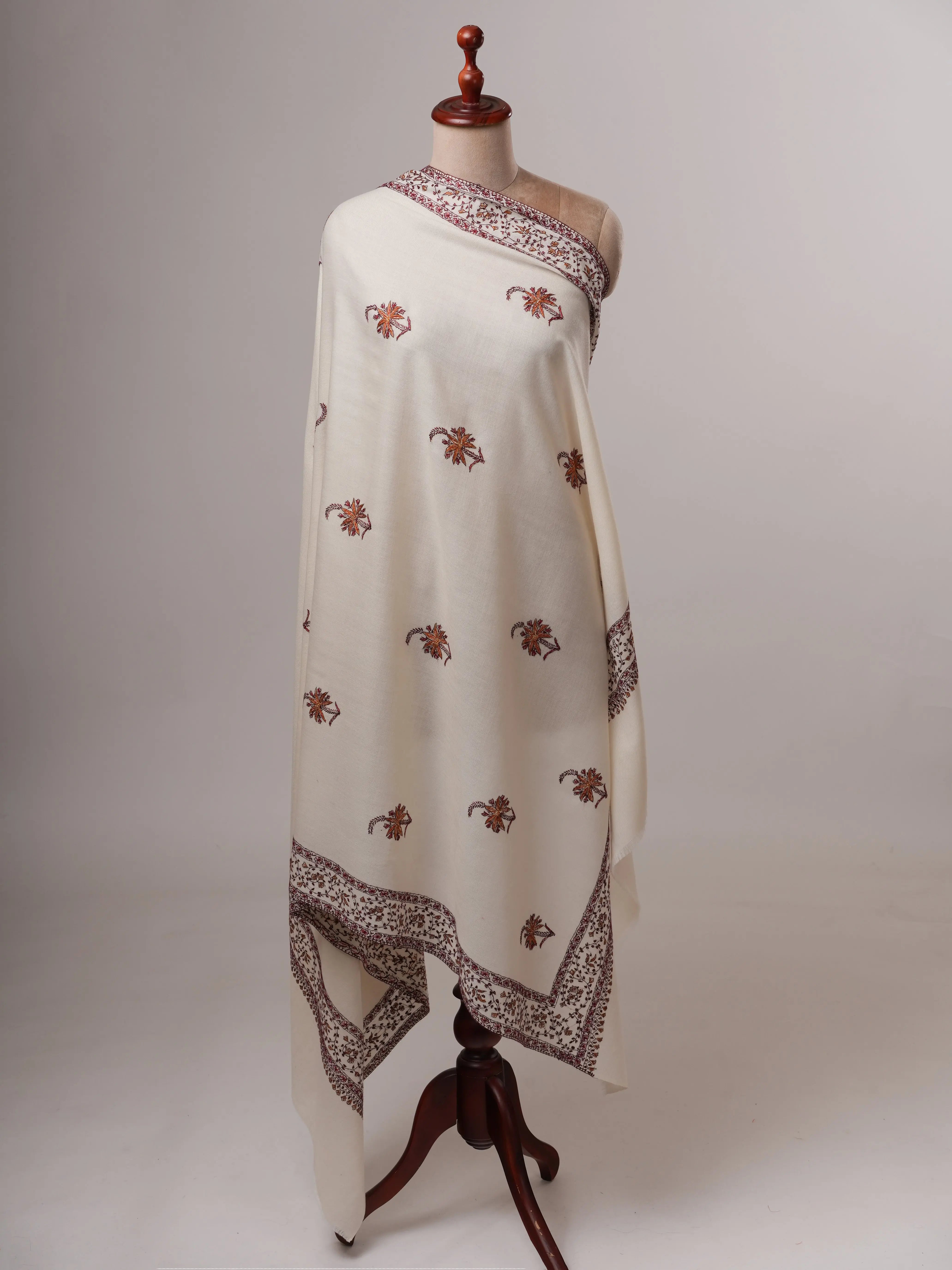 Fine Wool White Shawl with Daur and Buteh Hand Embroidery Shahkaar