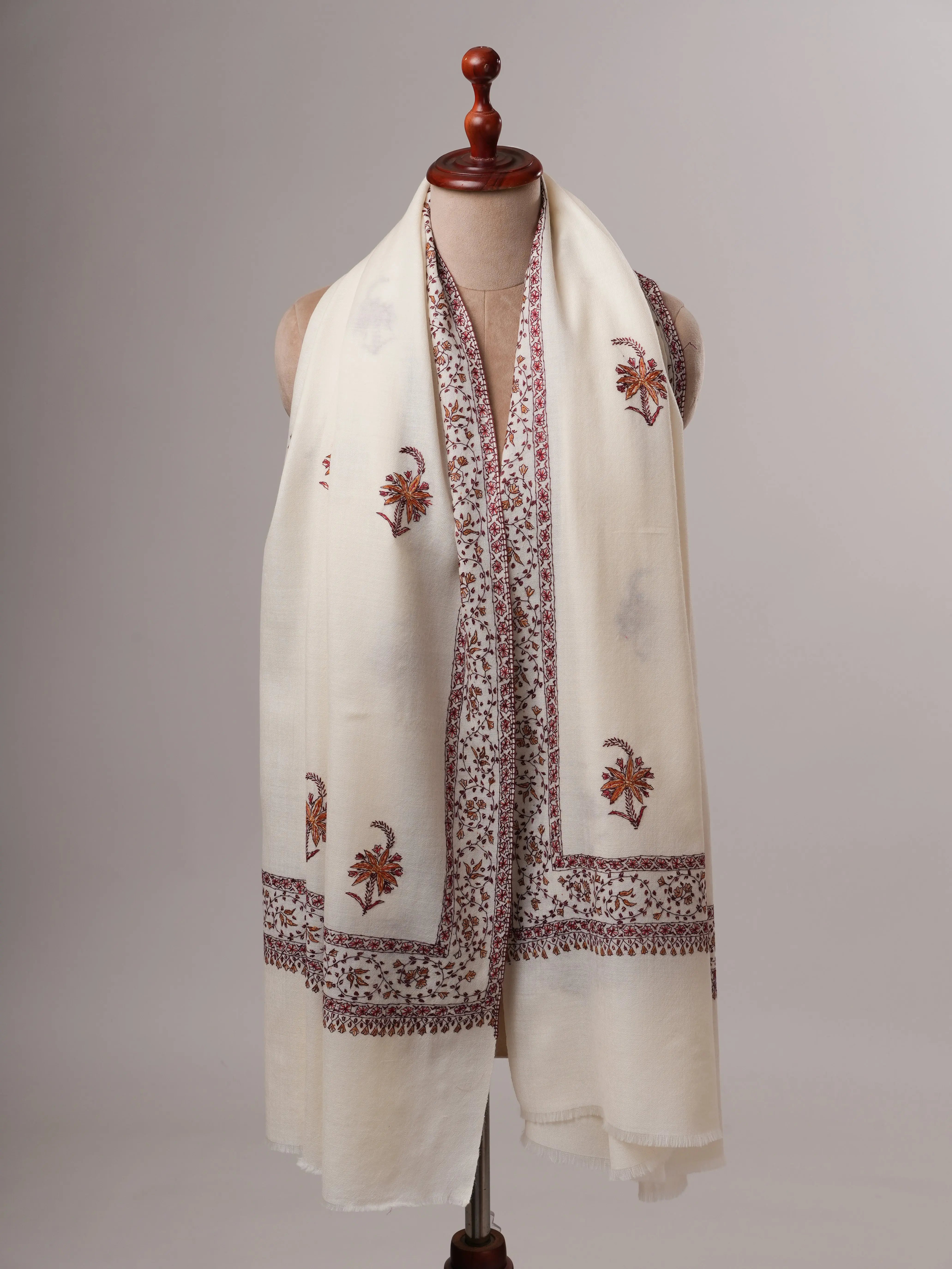 Fine Wool White Shawl with Daur and Buteh Hand Embroidery Shahkaar