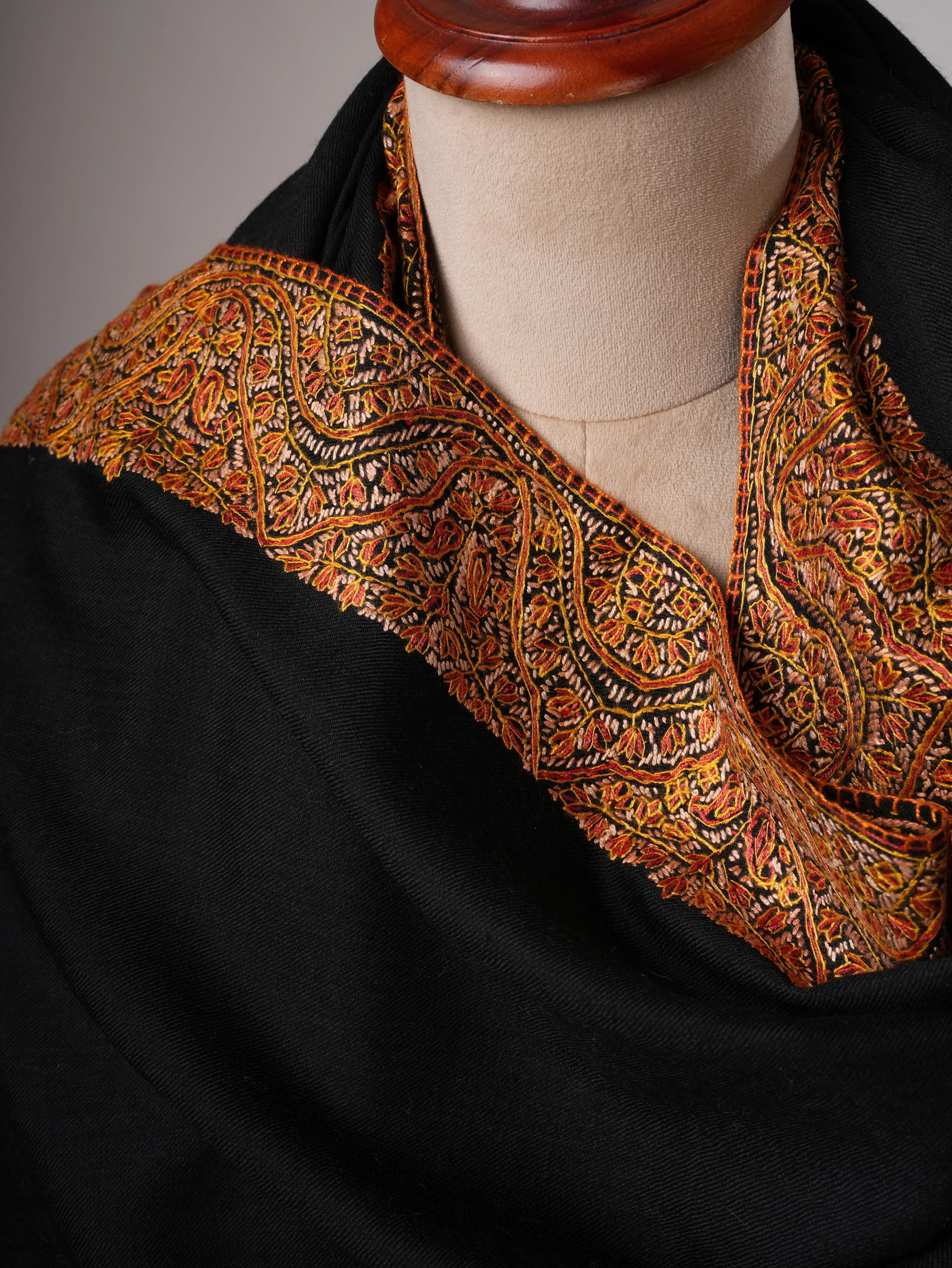Classic Black Fine Wool Shawl with Daur Dar Embroidery Shahkaar