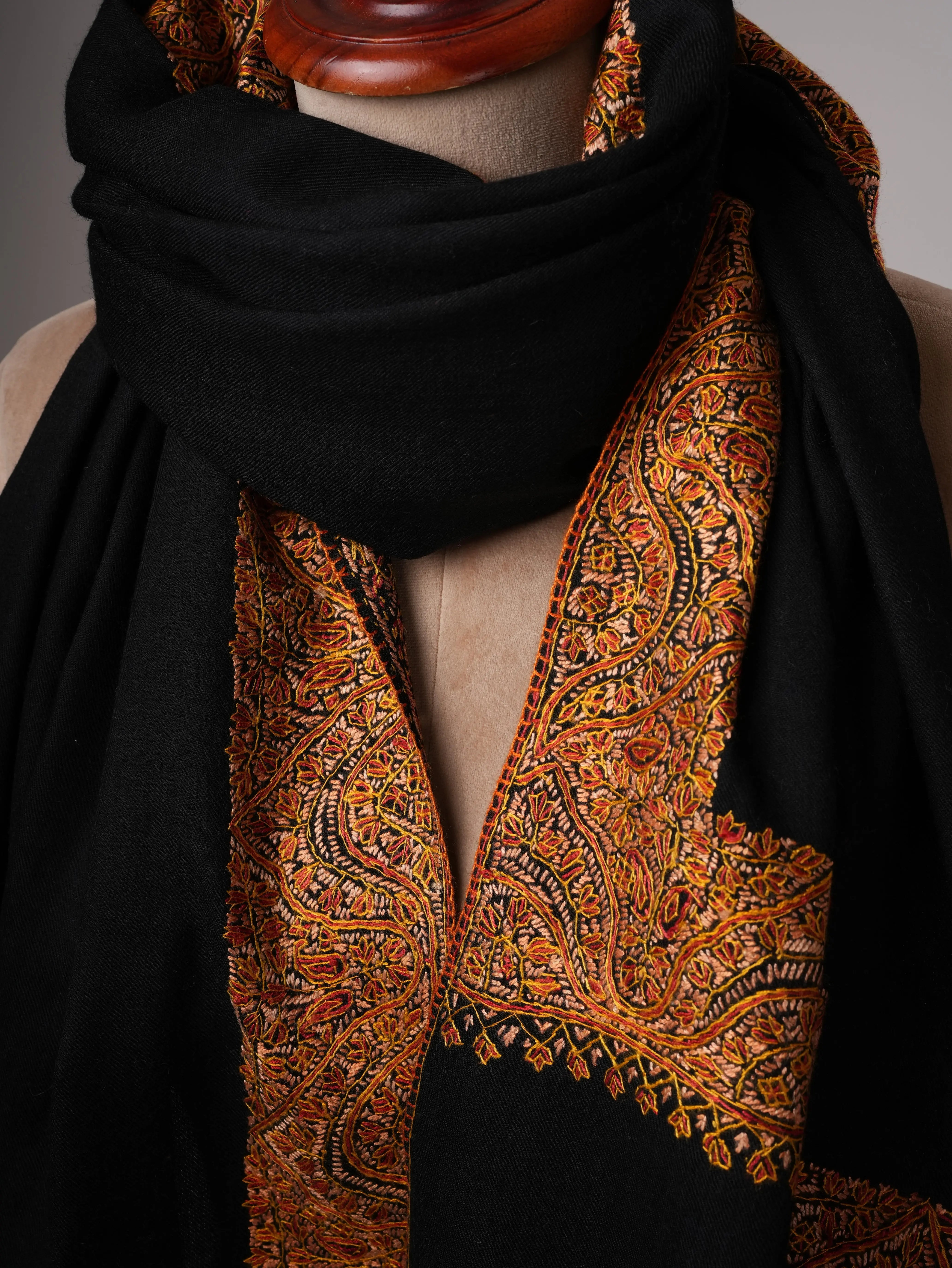 Classic Black Fine Wool Shawl with Daur Dar Embroidery Shahkaar