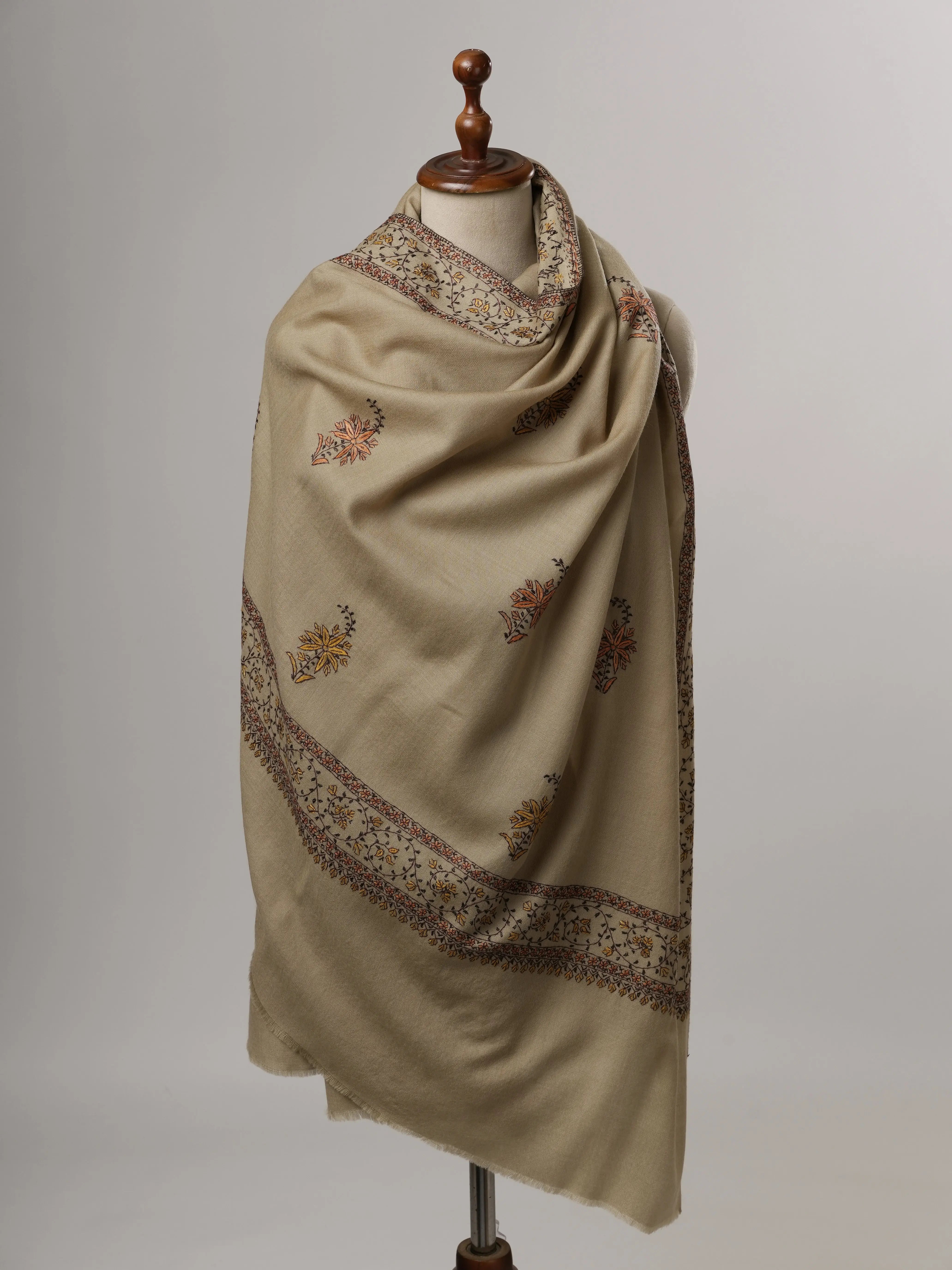 Fine Wool Shawl with Hand-Embroidered Daur Buteh Motif Shahkaar