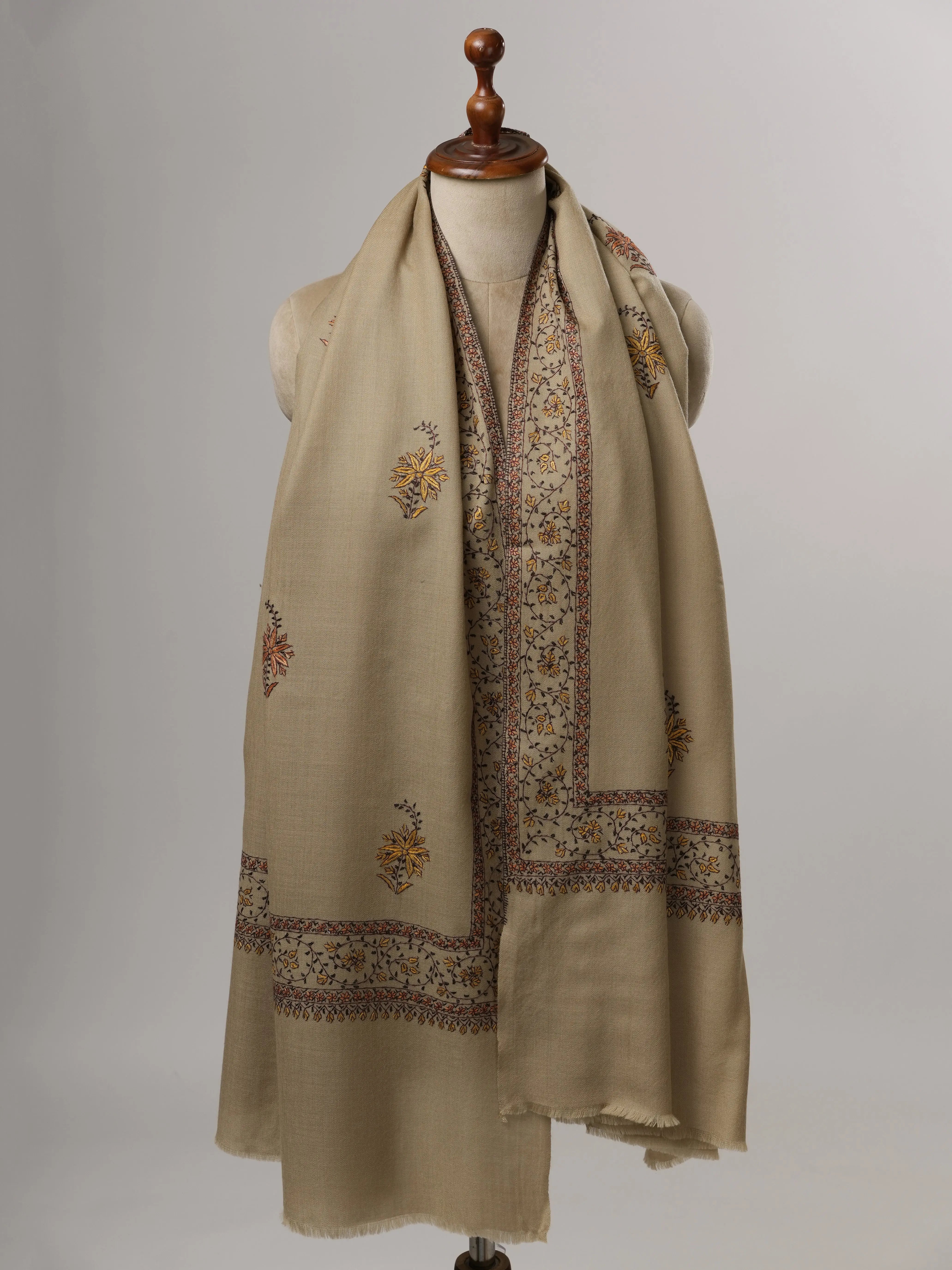 Fine Wool Shawl with Hand-Embroidered Daur Buteh Motif Shahkaar