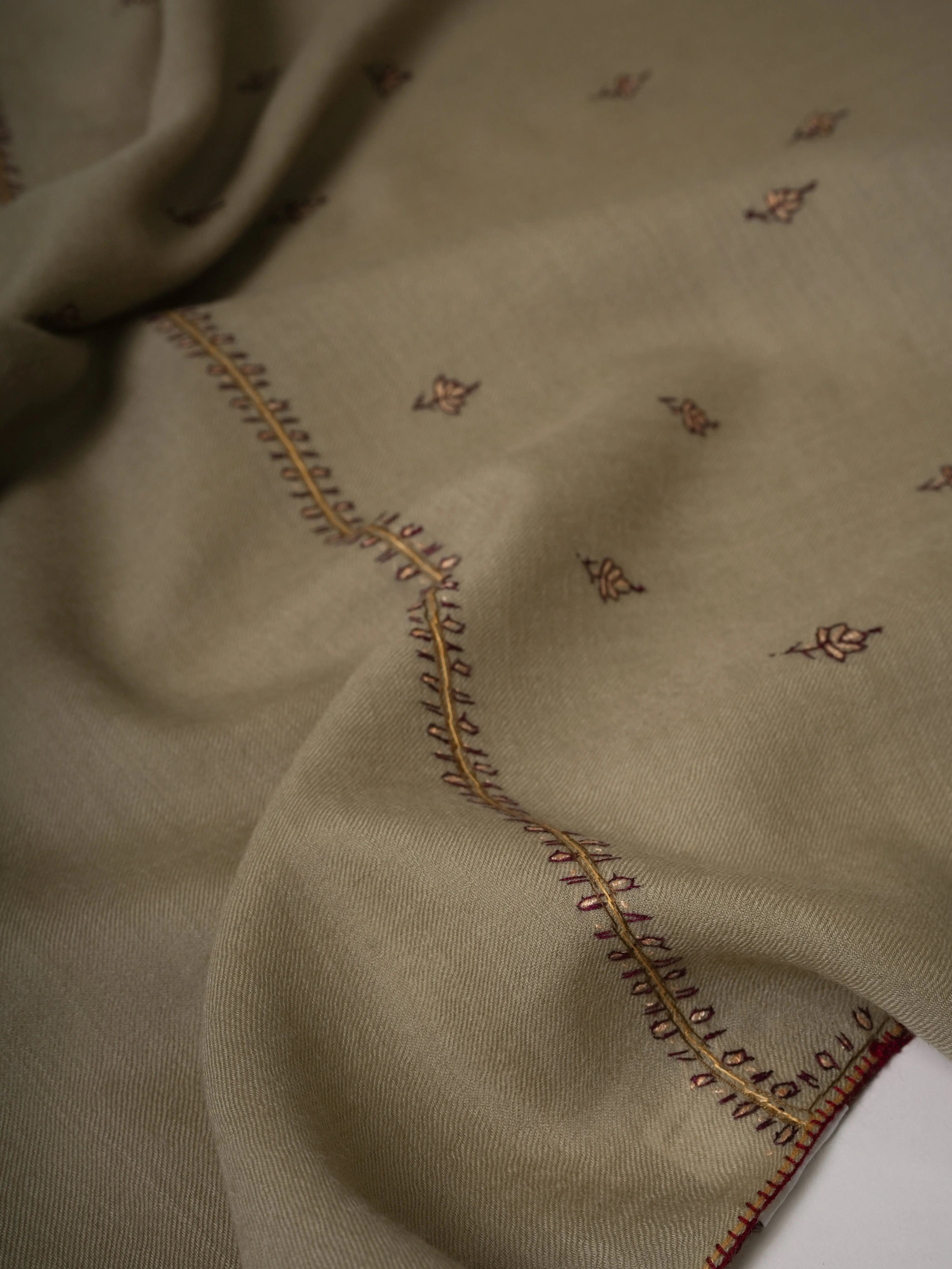Hand Embroidered Fine Wool Soft Machie Booti Shawl Shahkaar