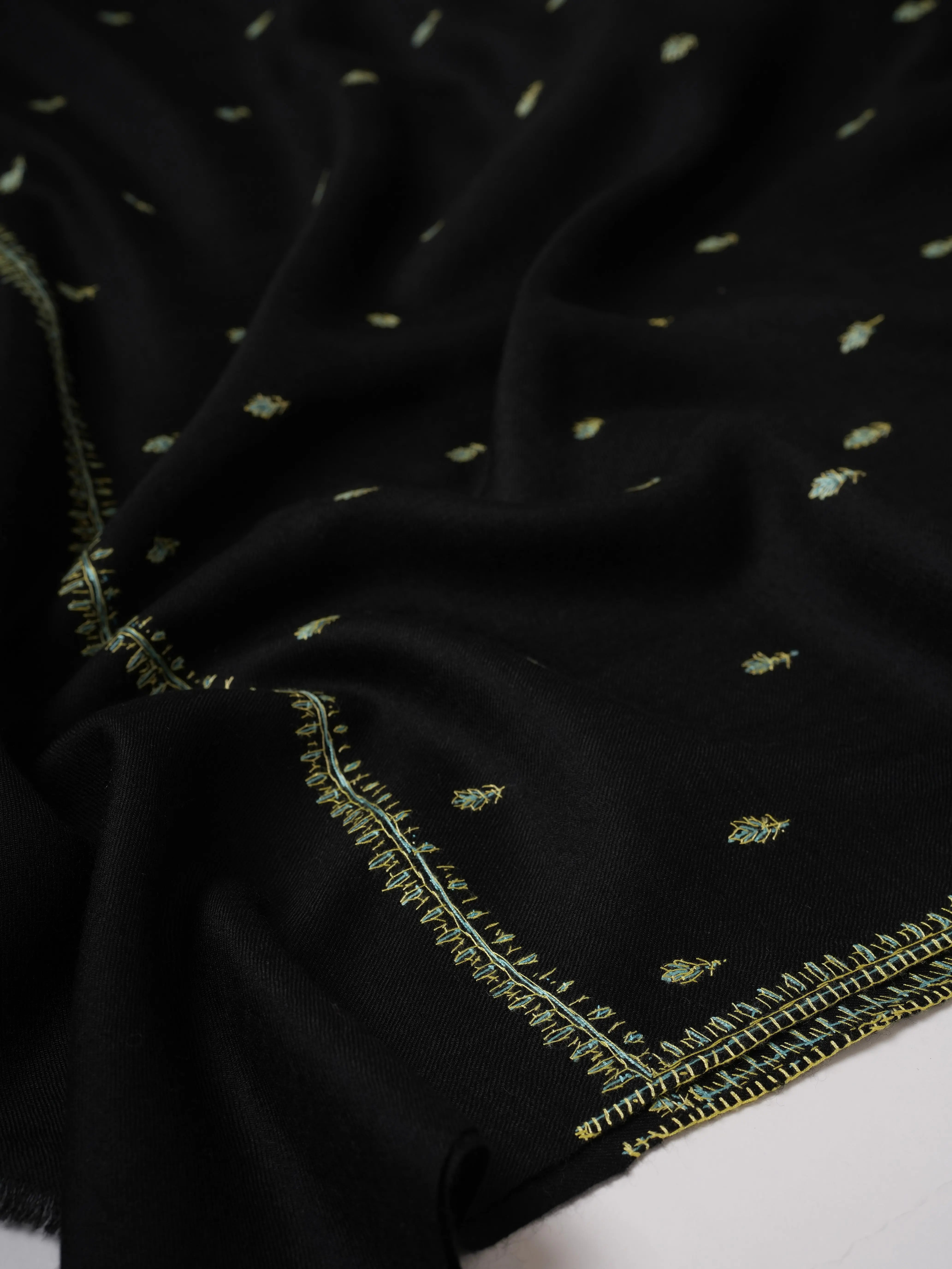 Black Mache Booti Hand Embroidered Fine Wool Shawl Shahkaar