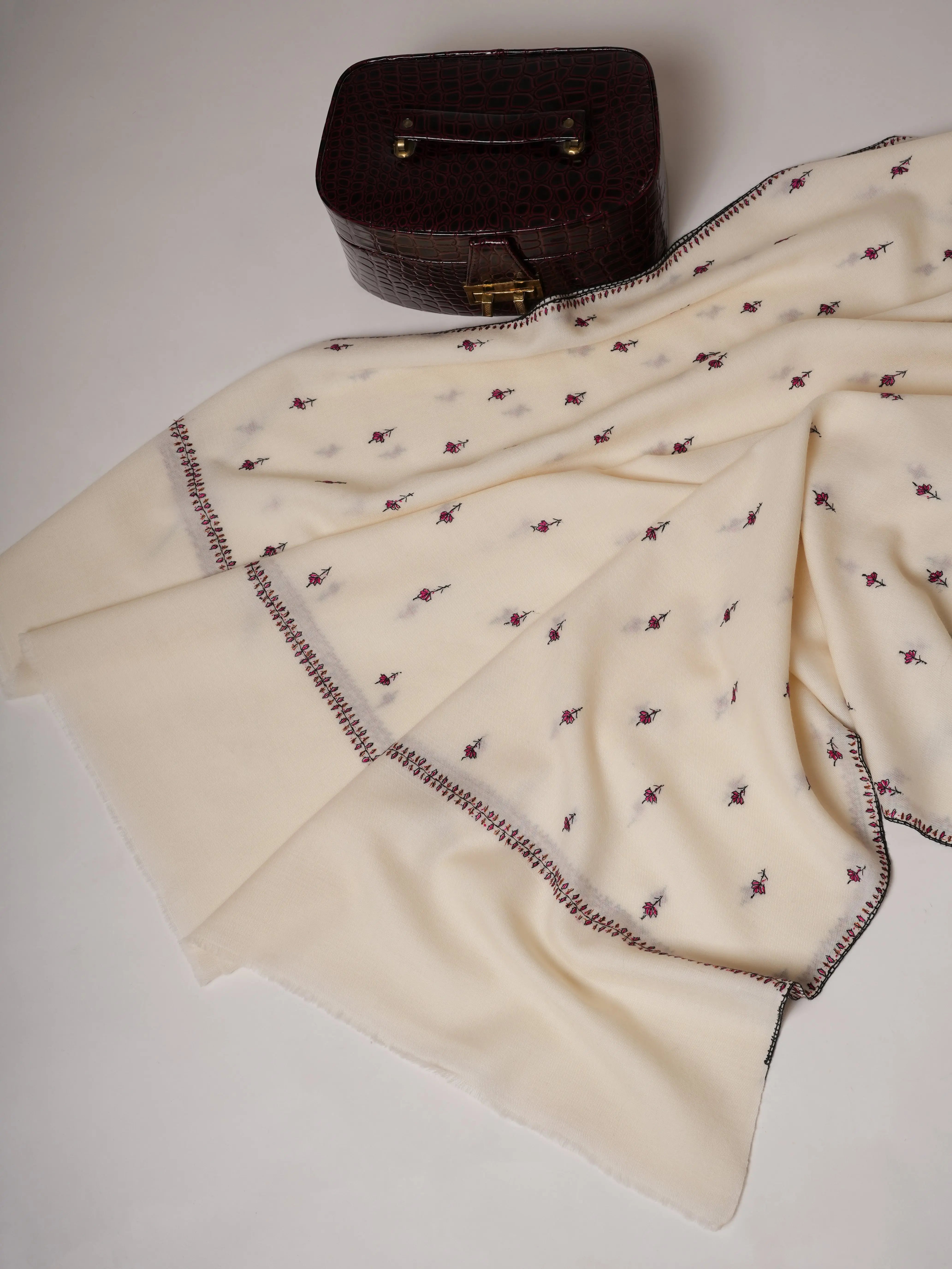Ivory Machie Booti Fine Wool Hand Embroidery Shawl Shahkaar