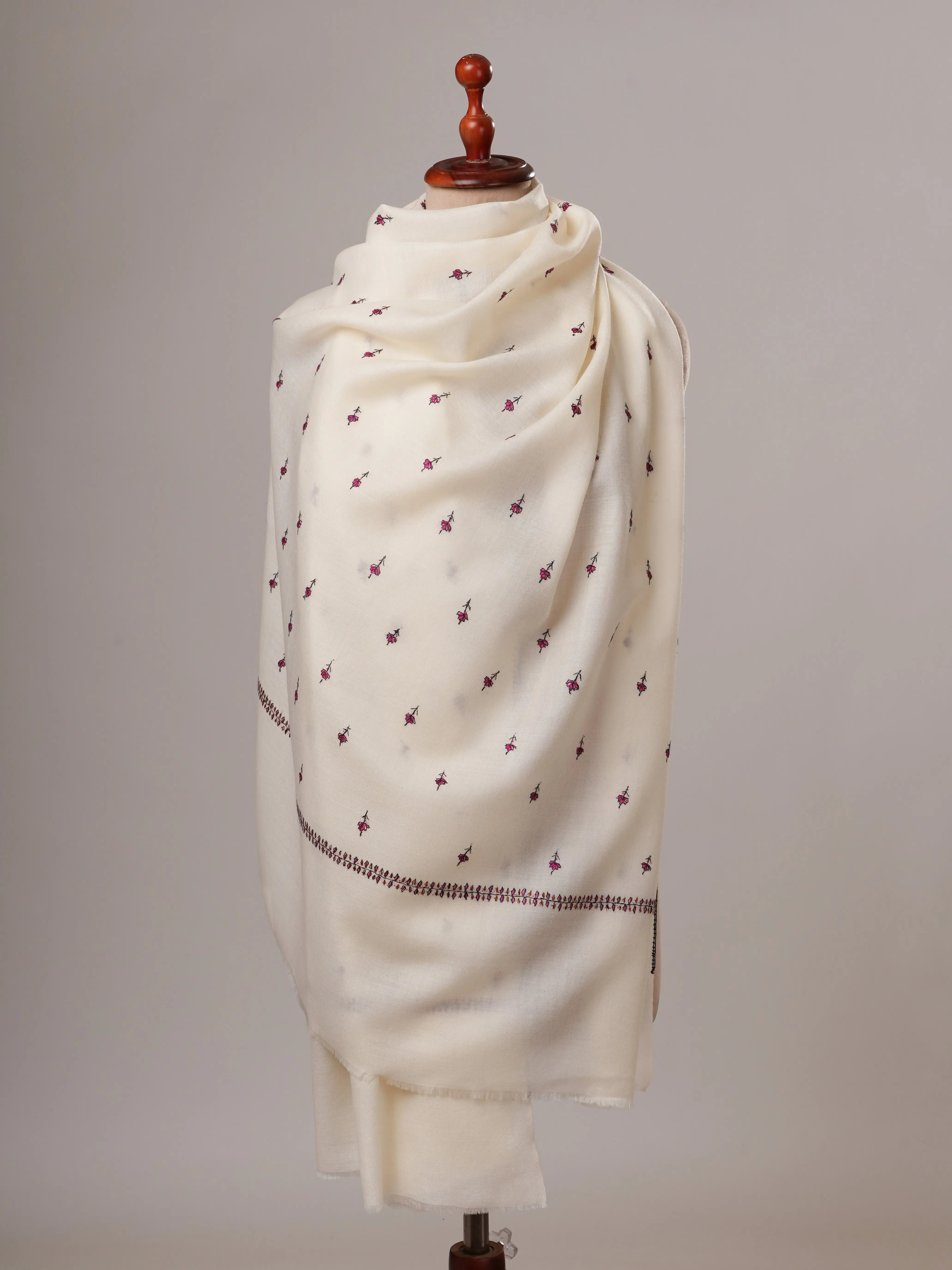 Ivory Machie Booti Fine Wool Hand Embroidery Shawl Shahkaar