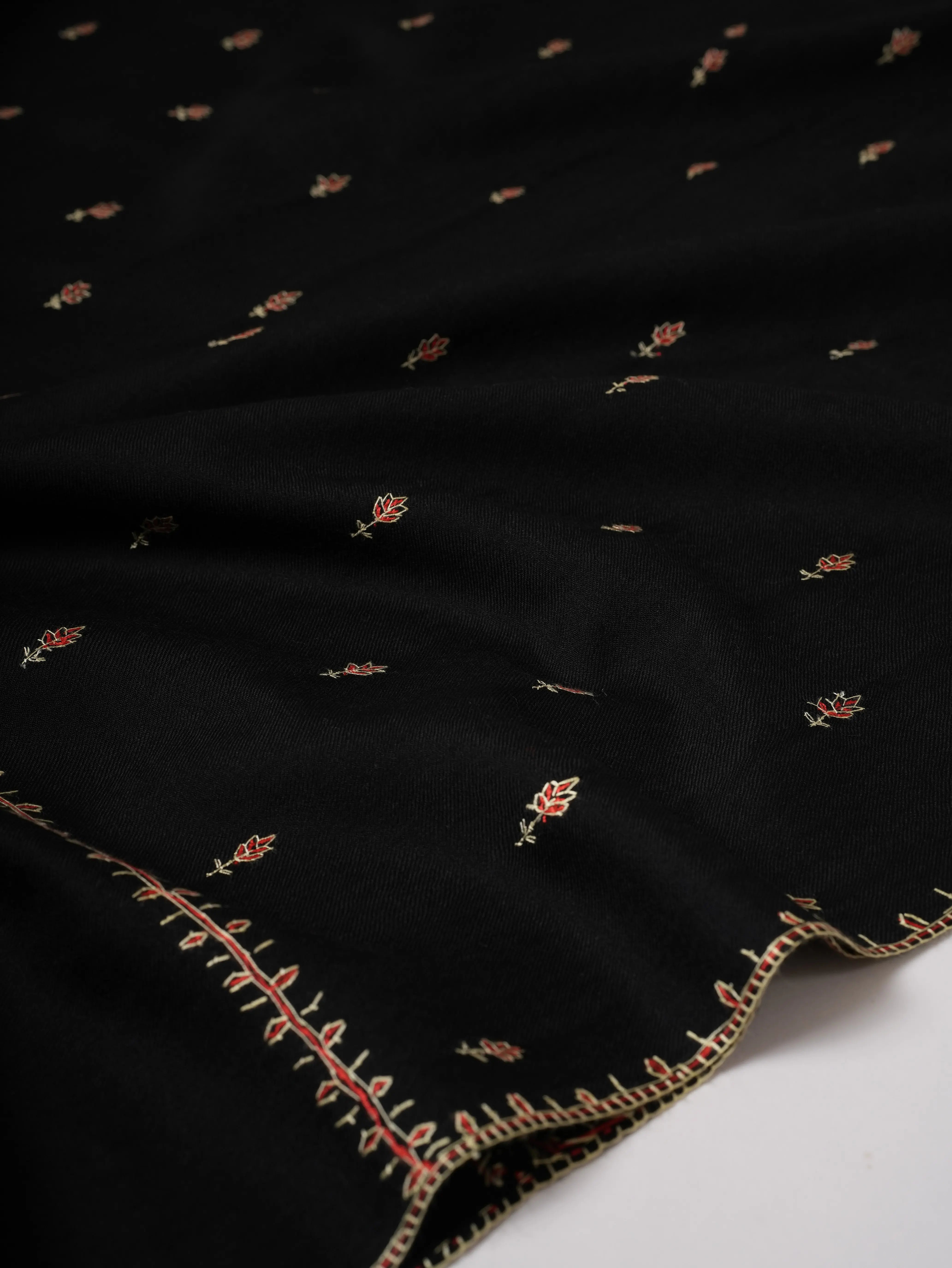 Artisanal Kashmiri Shawl in Fine Wool with Mache Booti Motifs Shahkaar