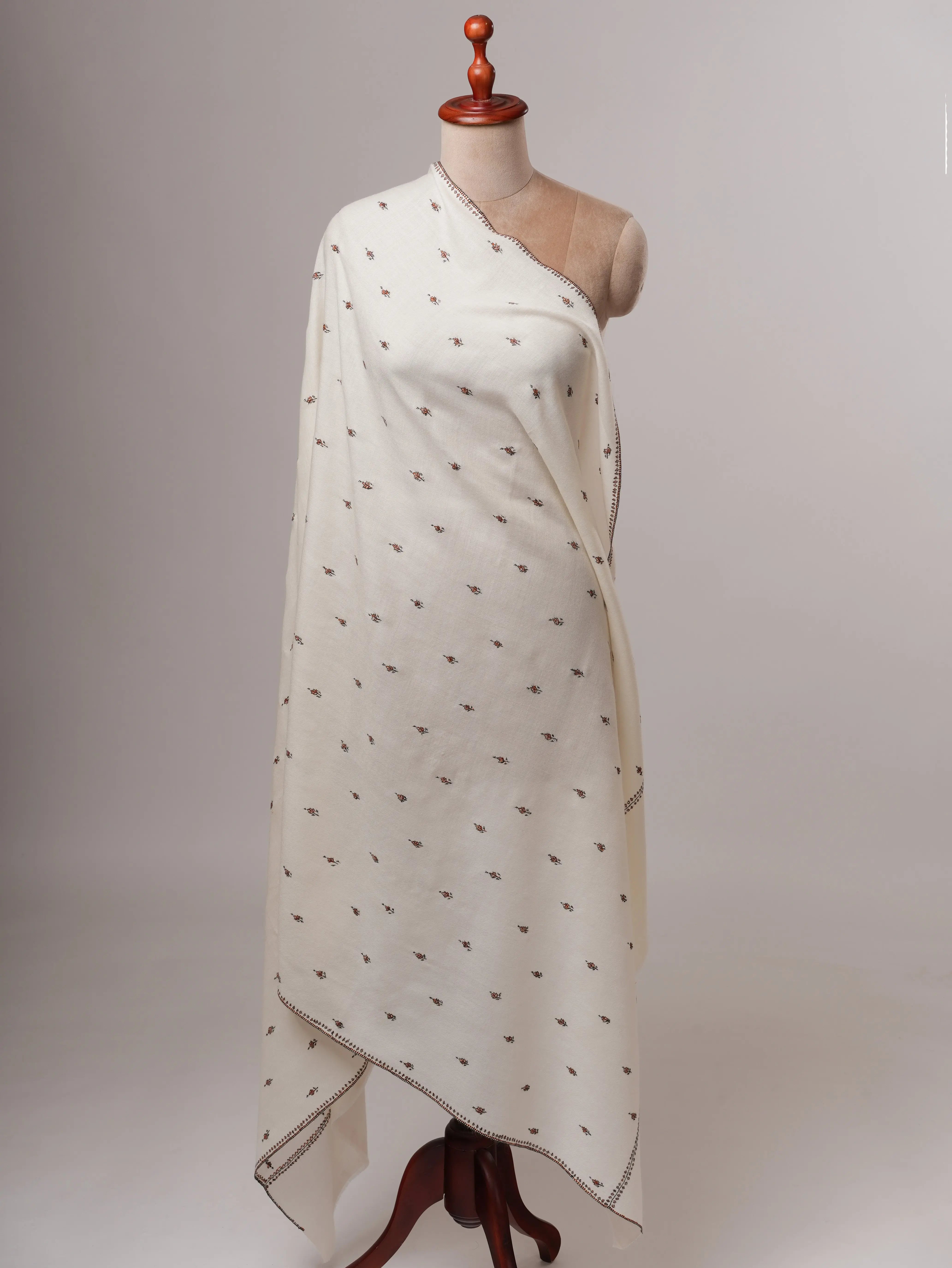 Soft White Fine Wool Shawl Featuring Intricate Mache Booti Embroidery Shahkaar