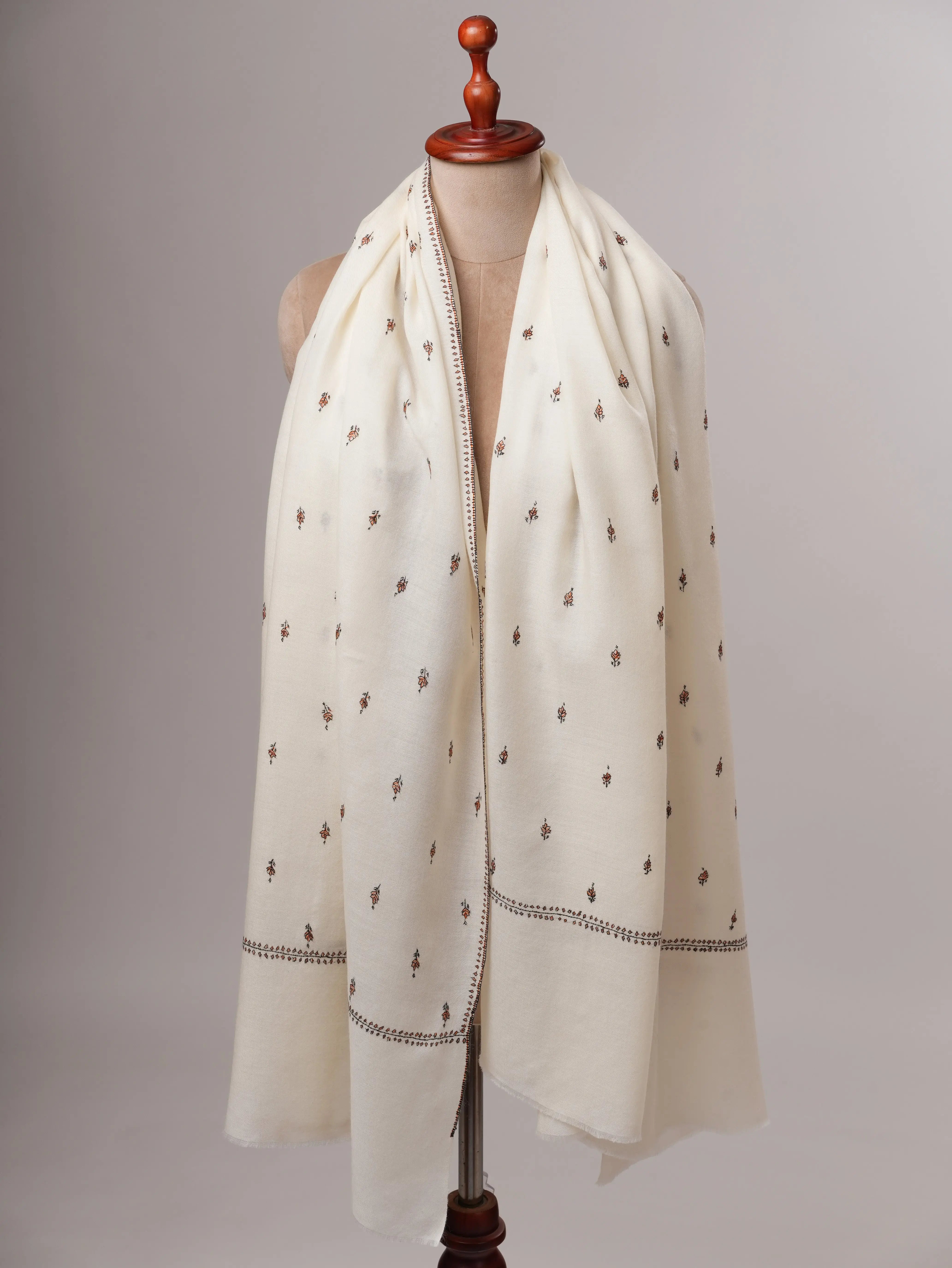 Soft White Fine Wool Shawl Featuring Intricate Mache Booti Embroidery Shahkaar