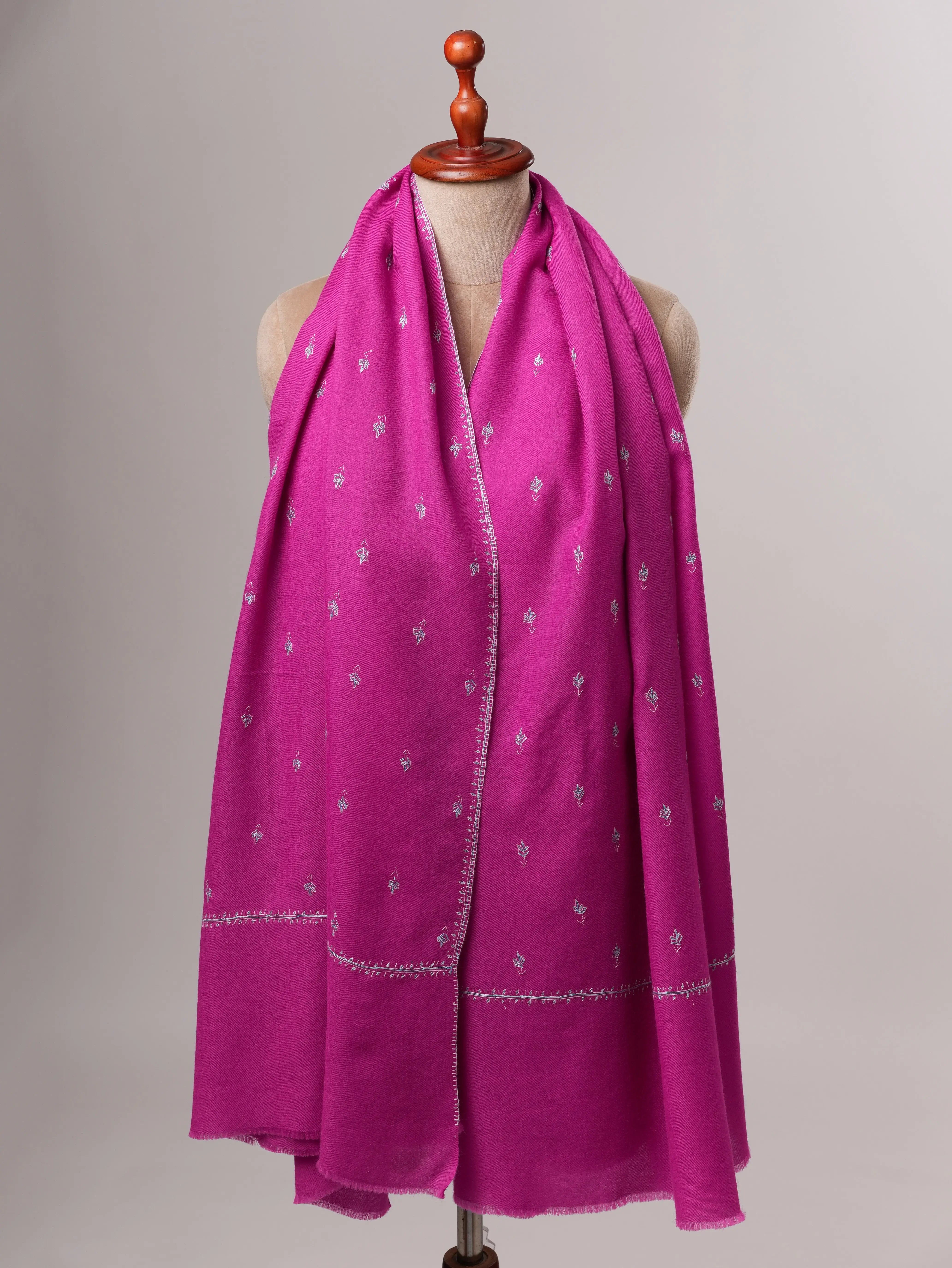 Soft Handcrafted Wool Shawl Featuring Traditional Machie Booti Motifs Shahkaar