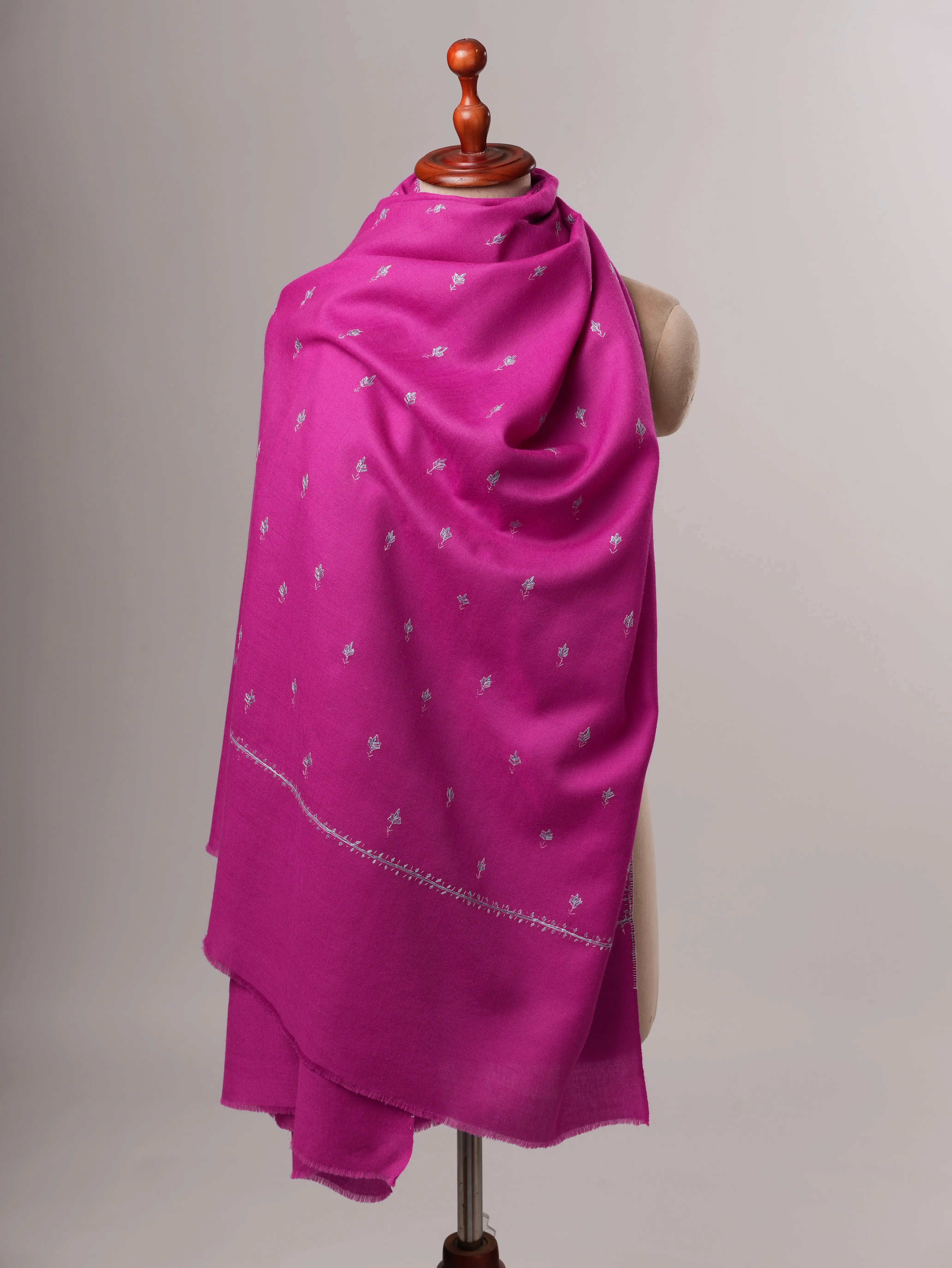 Soft Handcrafted Wool Shawl Featuring Traditional Machie Booti Motifs Shahkaar