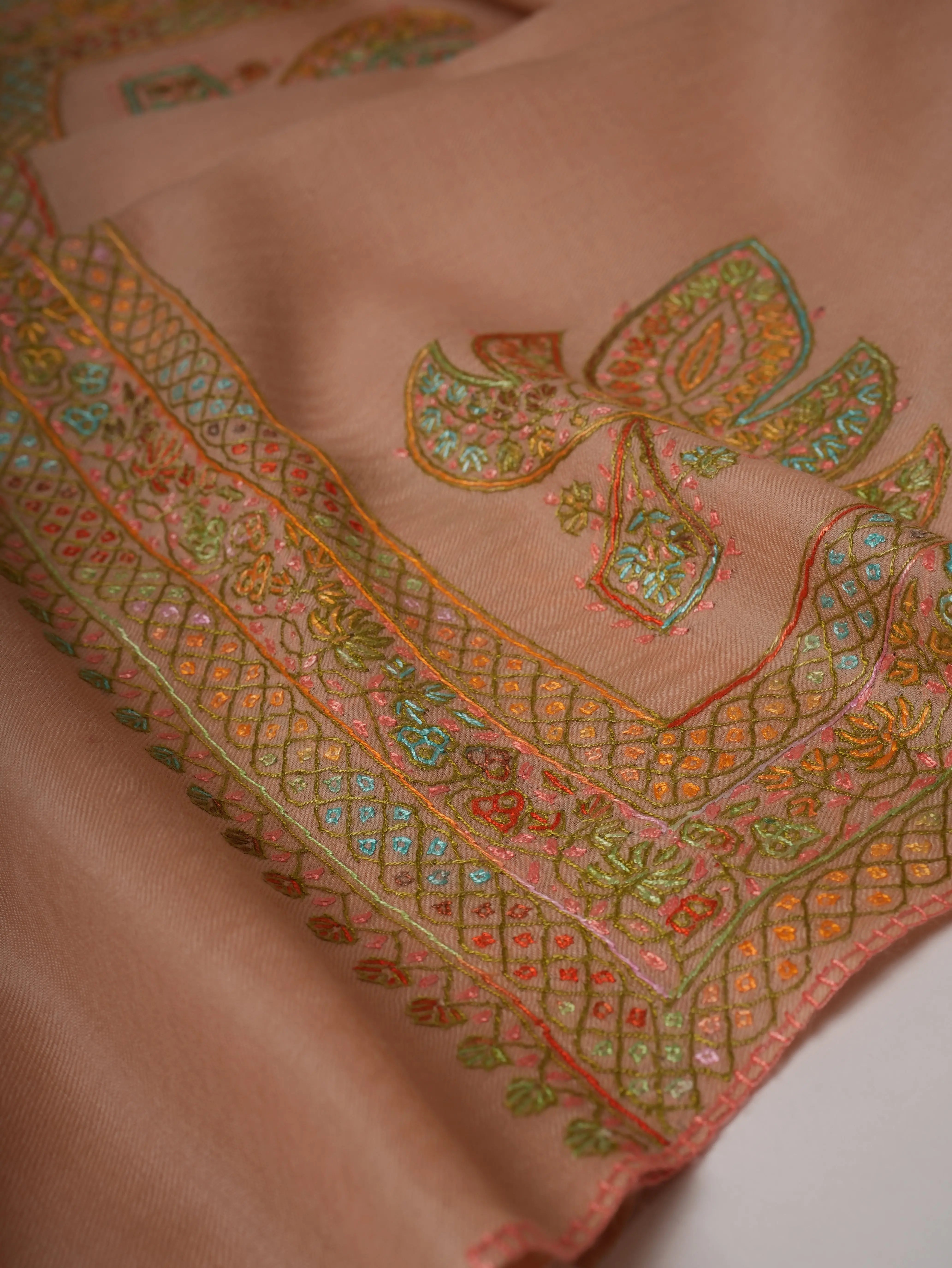 Peach Daur Dar Hand Embroidered Fine Wool Kashmiri Shawl Shahkaar