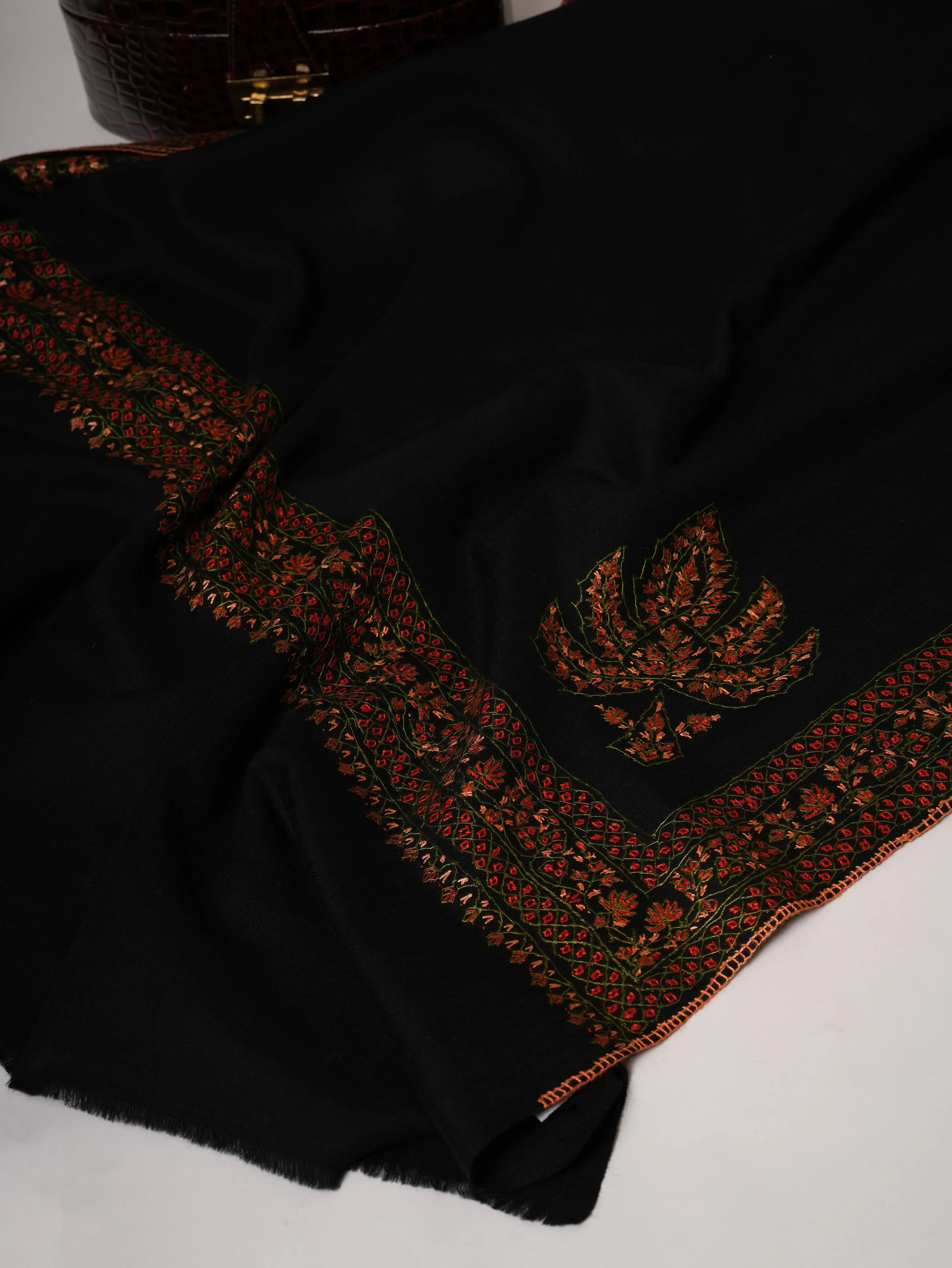 Black Daur Dar Hand Embroidered Fine Wool Shawl Shahkaar