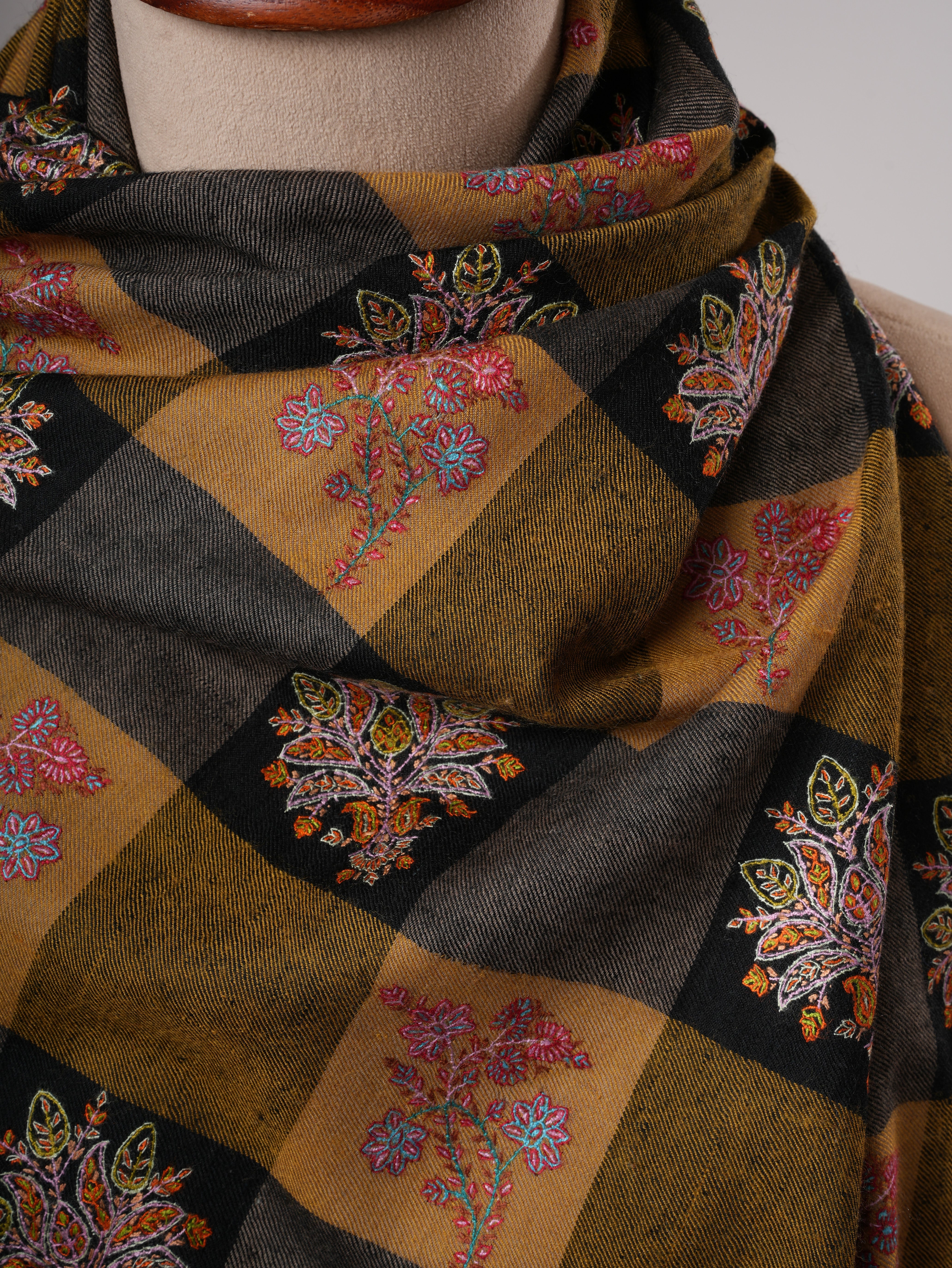 Hand Embroidered Buteh Checkered Kashmiri Pashmina Shawl Shahkaar