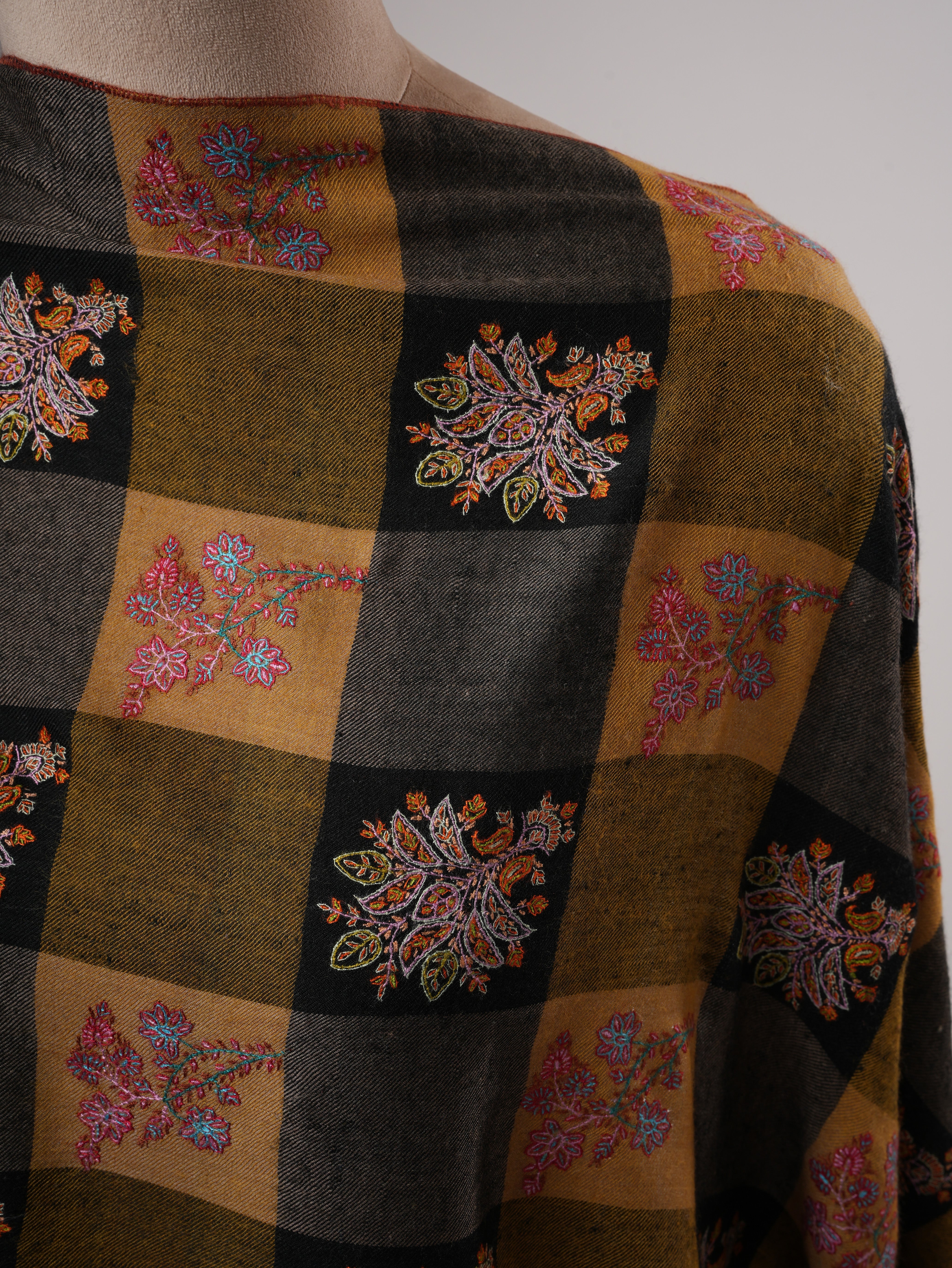 Hand Embroidered Buteh Checkered Kashmiri Pashmina Shawl Shahkaar