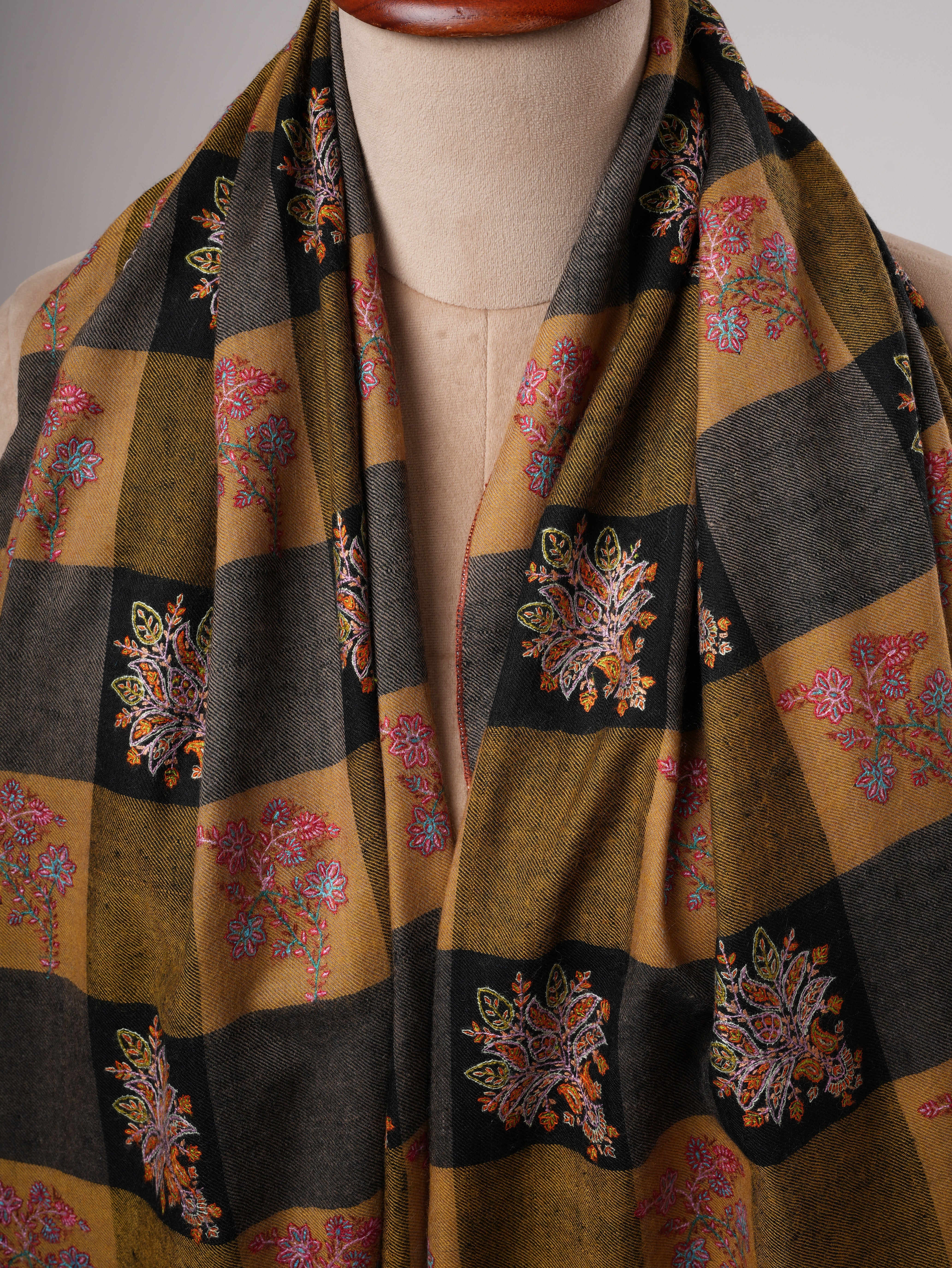 Hand Embroidered Buteh Checkered Kashmiri Pashmina Shawl Shahkaar