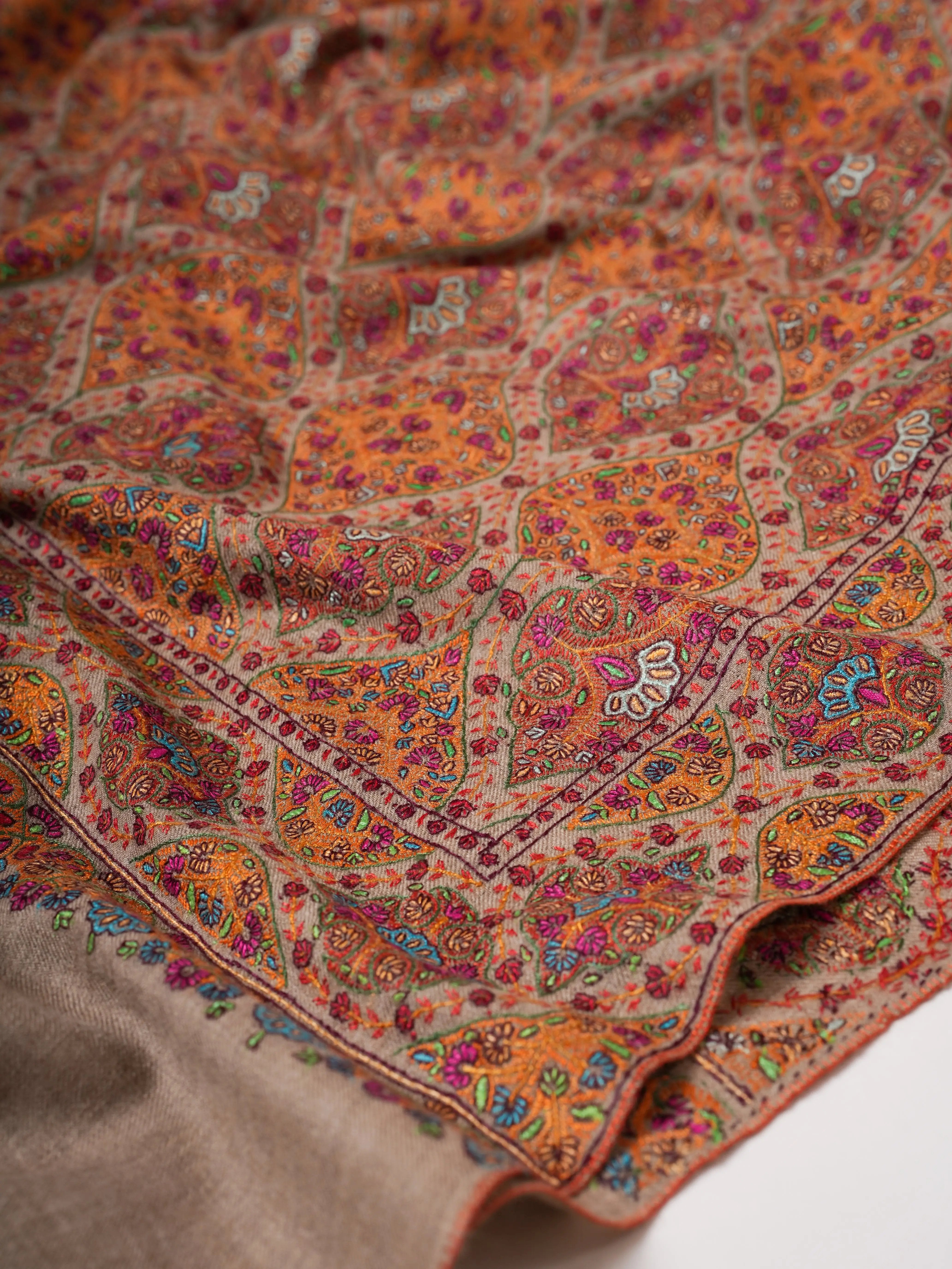 Kashmiri Pashmina Jamavar Shawl in Grey with Detailed Sozni Handwork Shahkaar