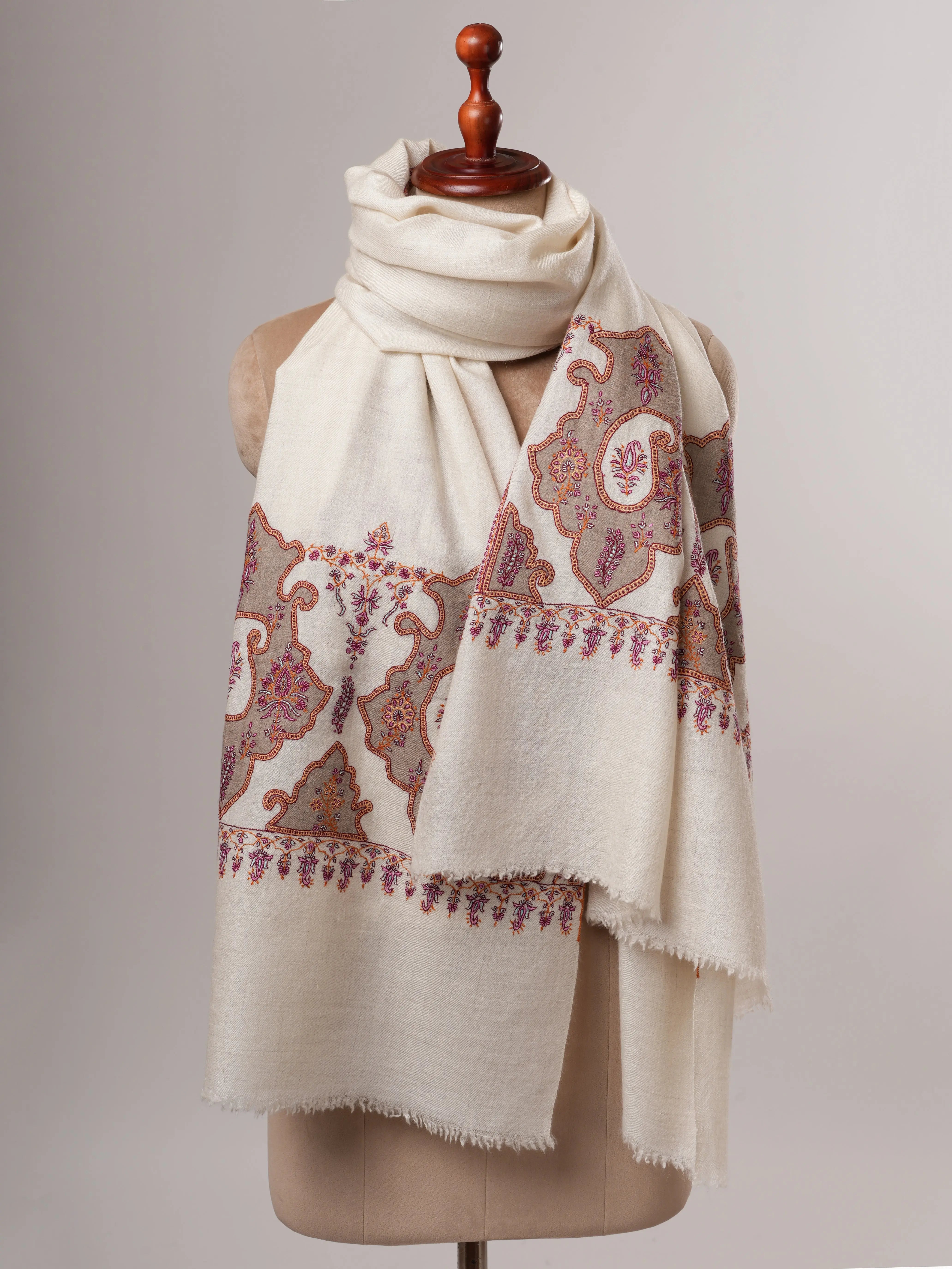Ivory Pashmina Shawl – Paisley Patched Palla with Hand Embroidery Shahkaar