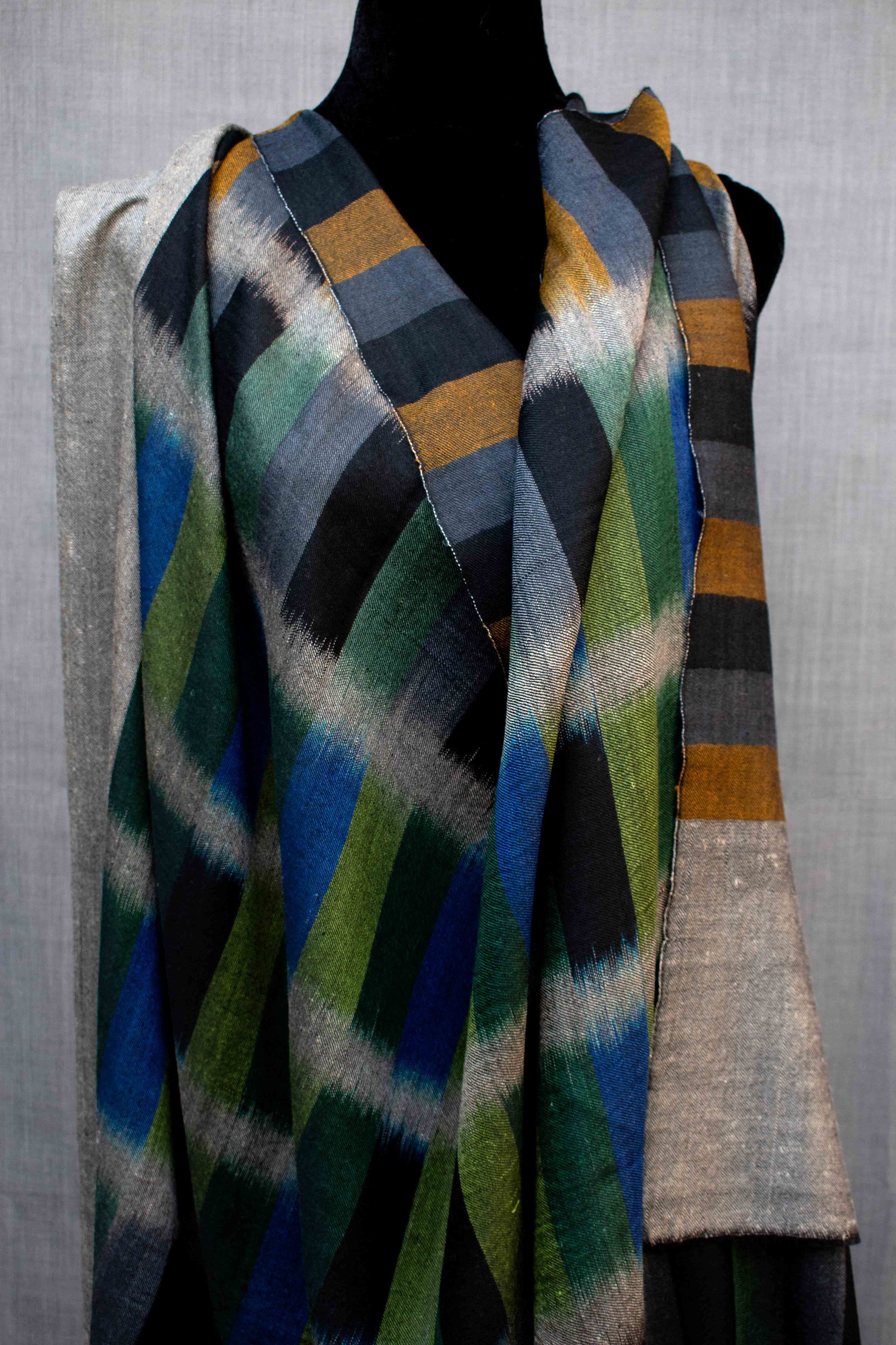 Aasmeen Ikat Pashmina Shawl, made in Kashmir, Space Dyed, Handwoven
