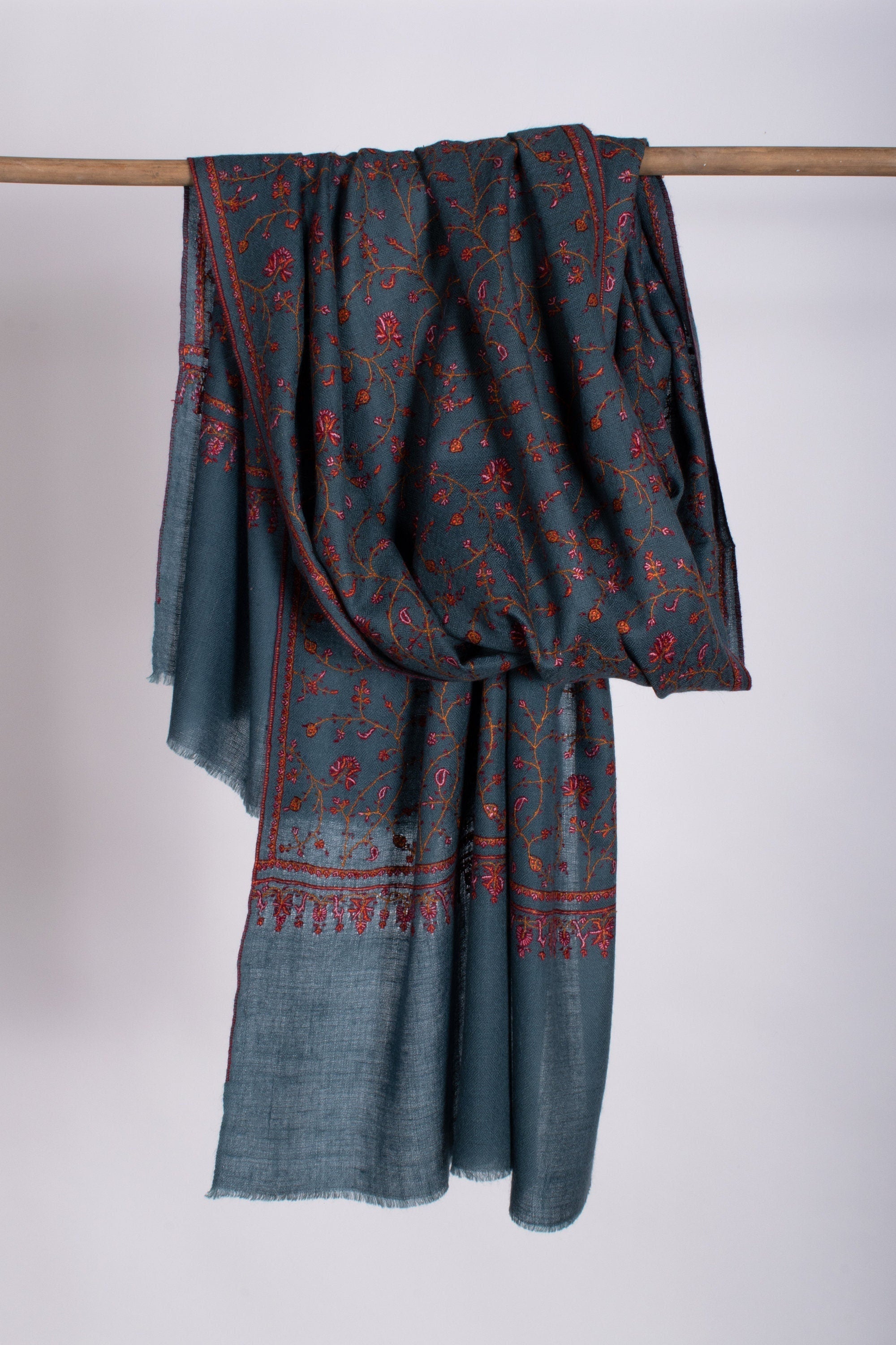 Sciarpe grigio blu, Pashmine super morbide, Ricami ad ago, Scialli Kashmir, Involucri estivi, Sciarpa organica, 28x80" - MARSALA