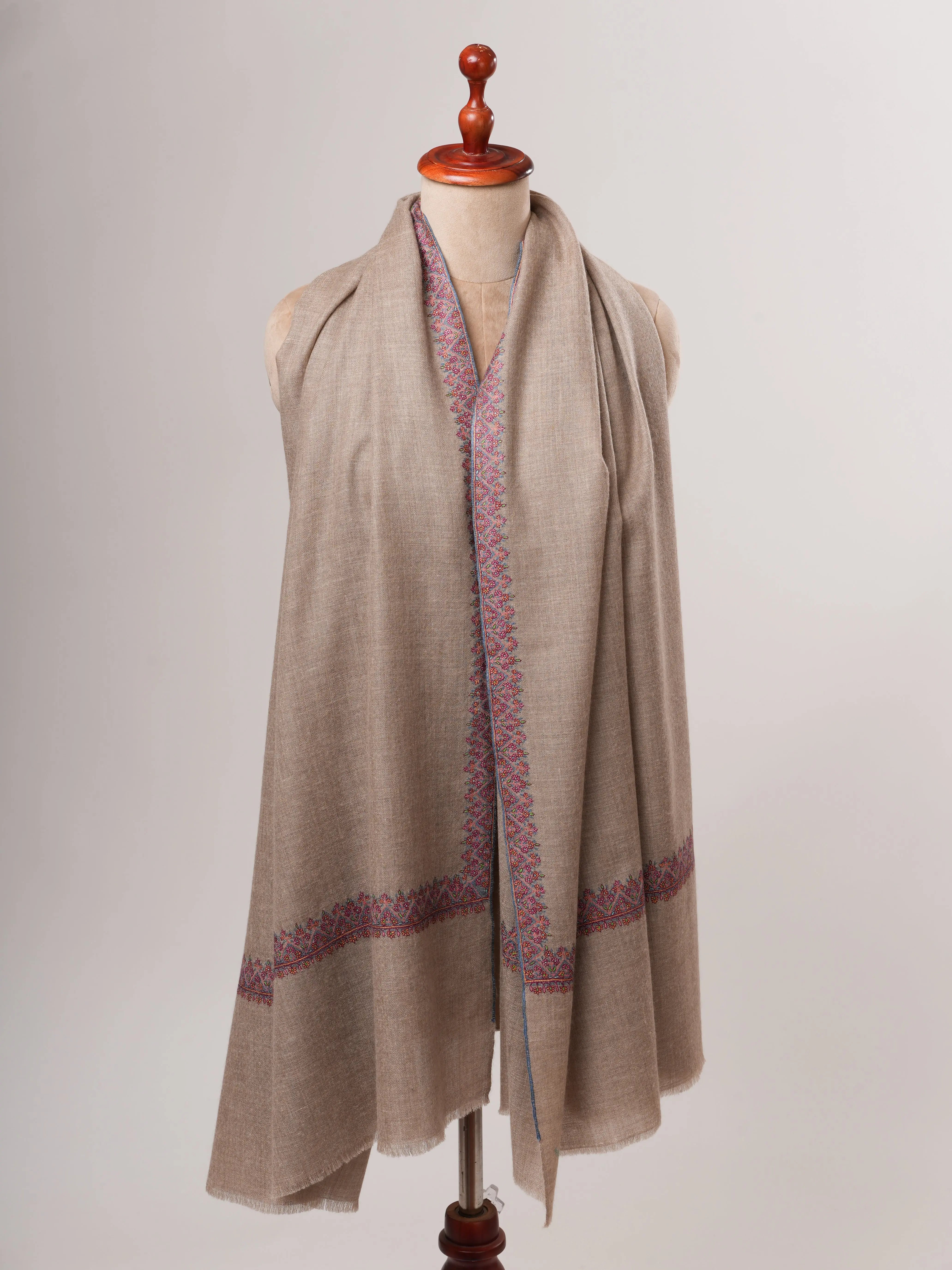 Natural Grey Hashia Embroidered Kashmiri Pashmina Shawl – Elegant Handwoven Luxury Shahkaar