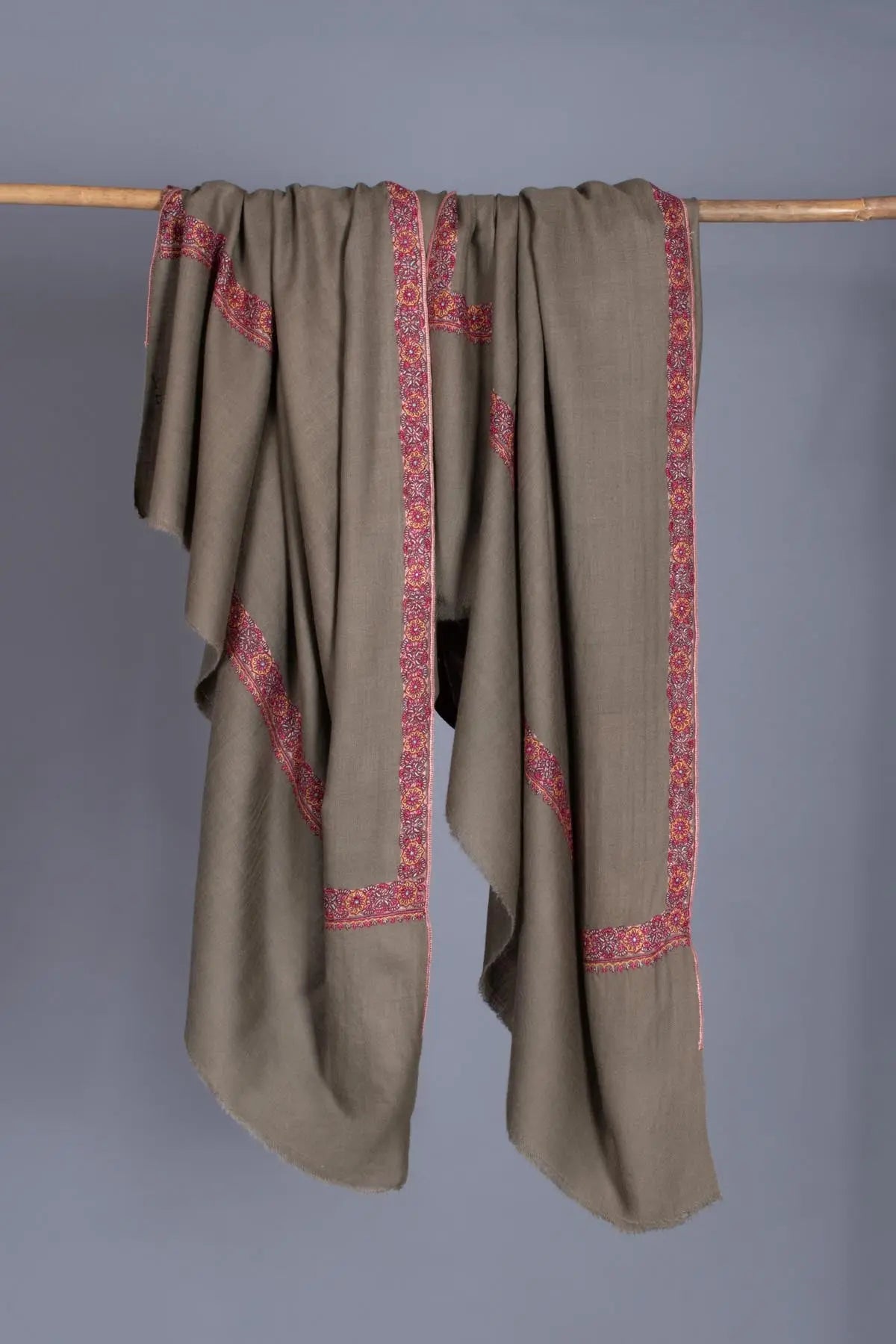 Americano Kashmiri Embroidered Pashmina Shawl - TOURS Shahkaar